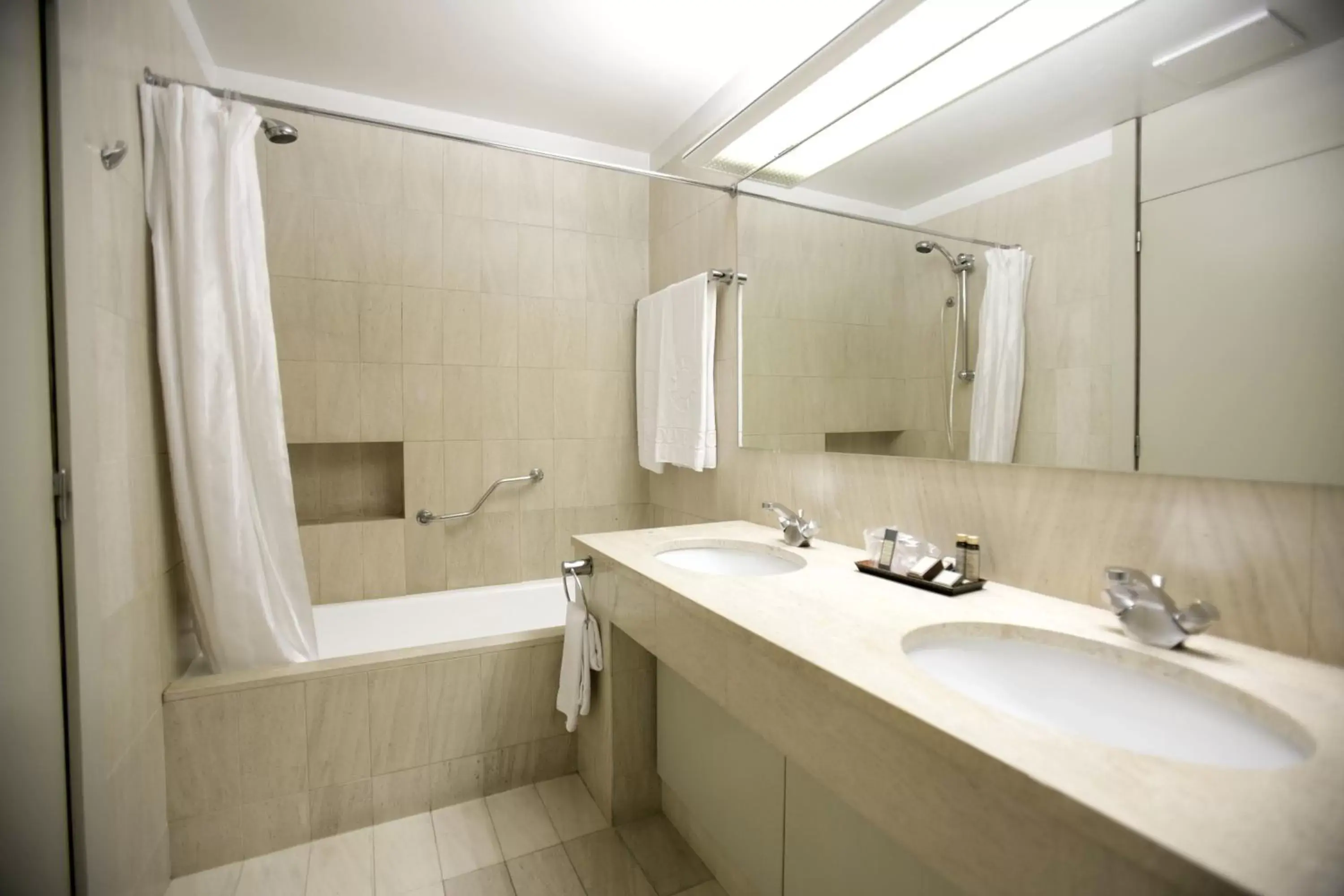Bathroom in Hotel Solverde Spa and Wellness Center