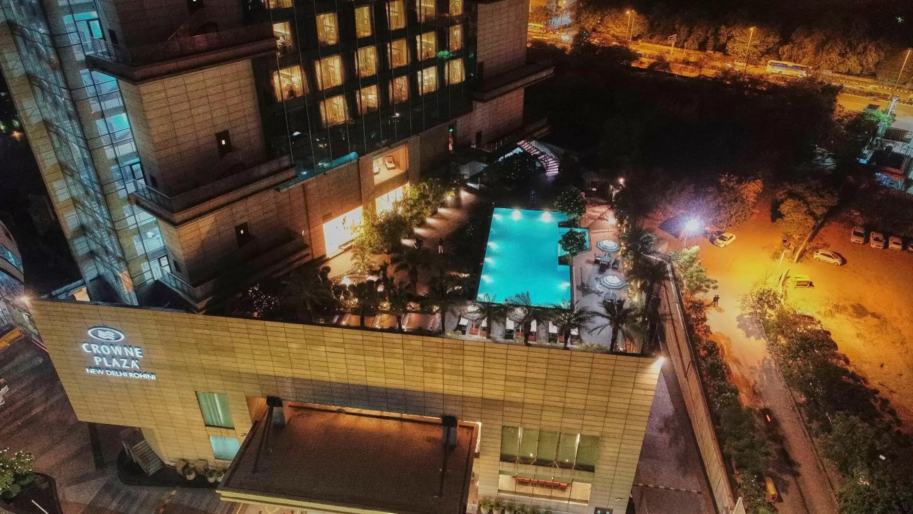 Swimming pool, Bird's-eye View in Crowne Plaza New Delhi Rohini, an IHG Hotel