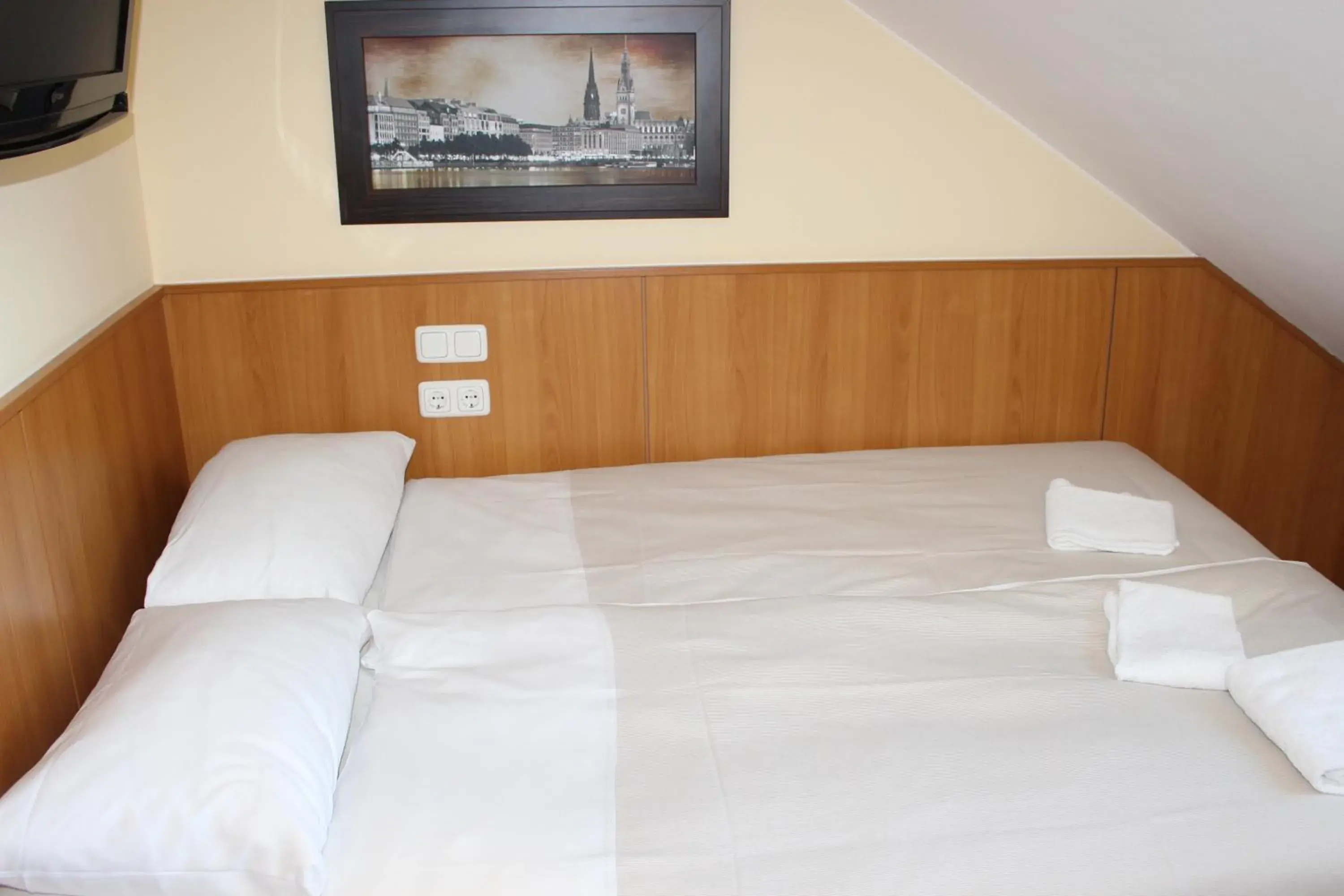 Bedroom, Bed in Altan Hotel