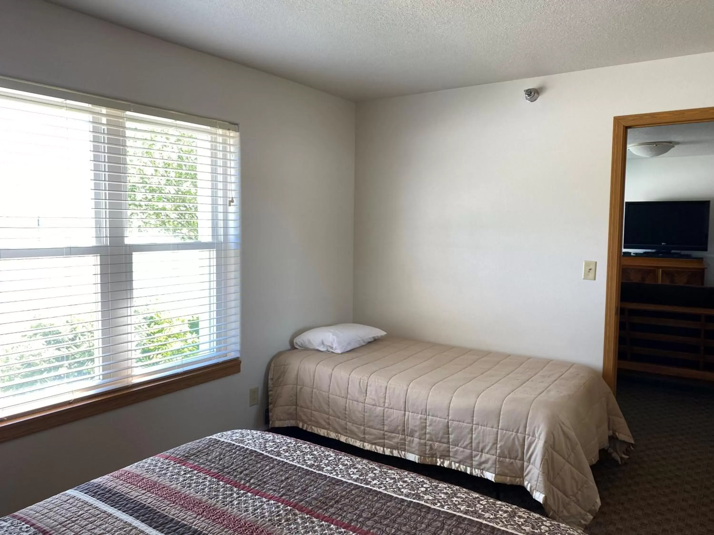 Bedroom, Bed in Nauvoo Vacation Condos and Villas