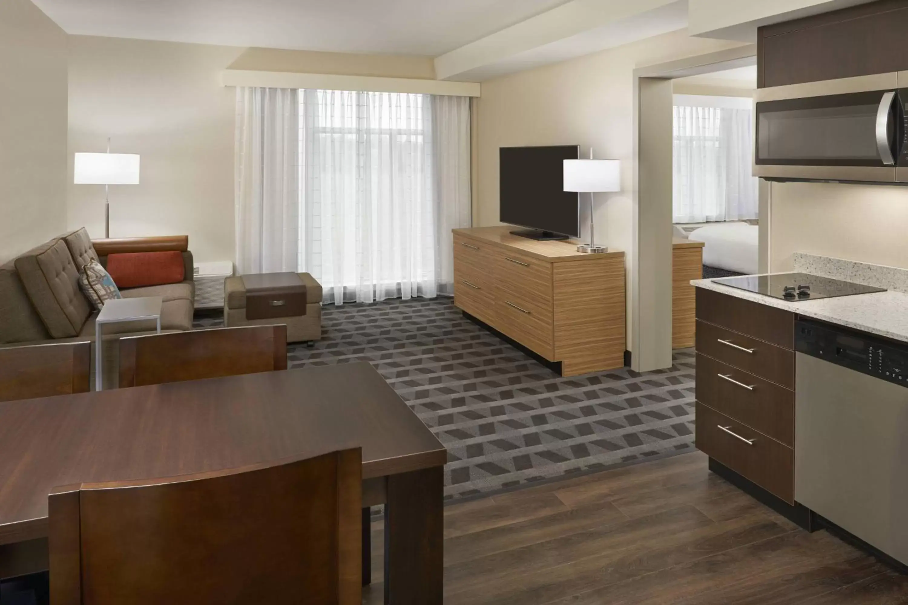 Bedroom, Kitchen/Kitchenette in TownePlace Suites by Marriott Oshawa