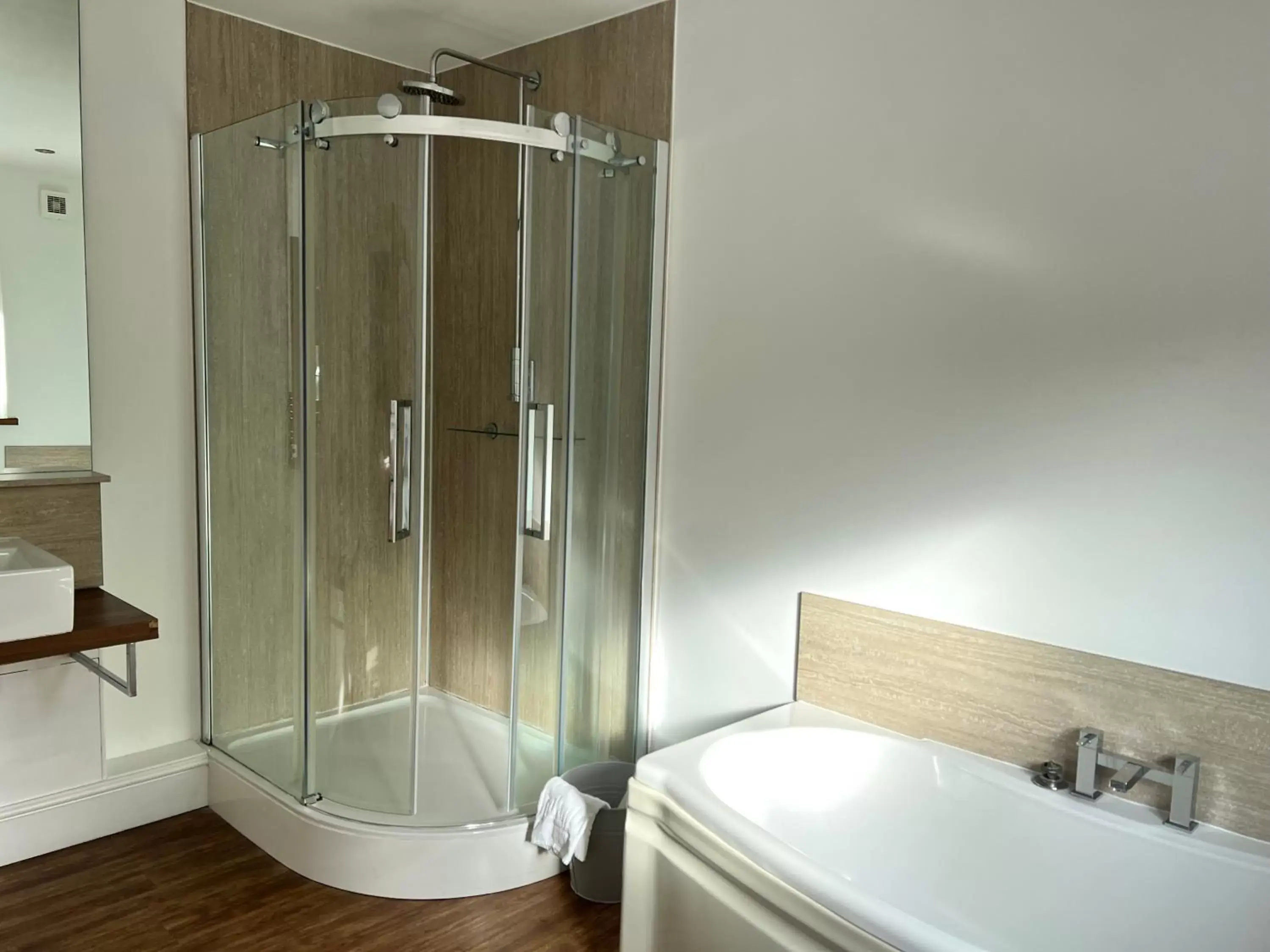 Shower, Bathroom in The Gower Hotel