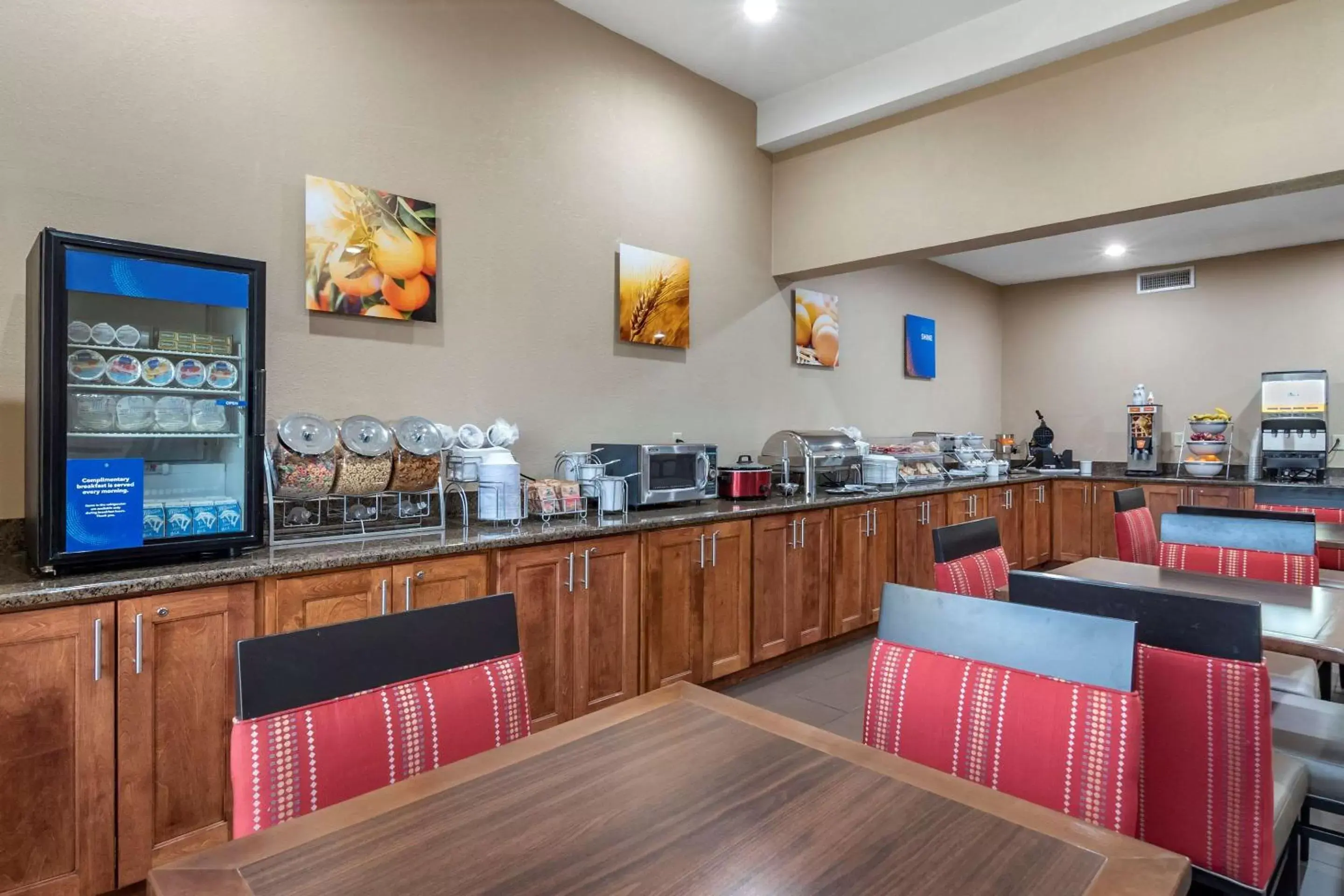 Restaurant/Places to Eat in Comfort Inn & Suites Junction City - near Fort Riley