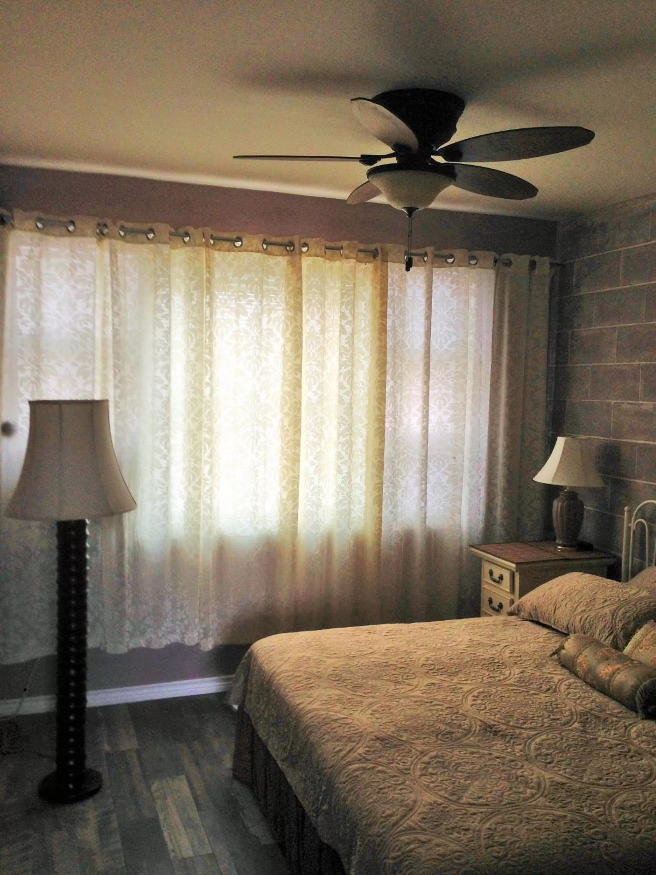 Bedroom in Capri Beach Hotel