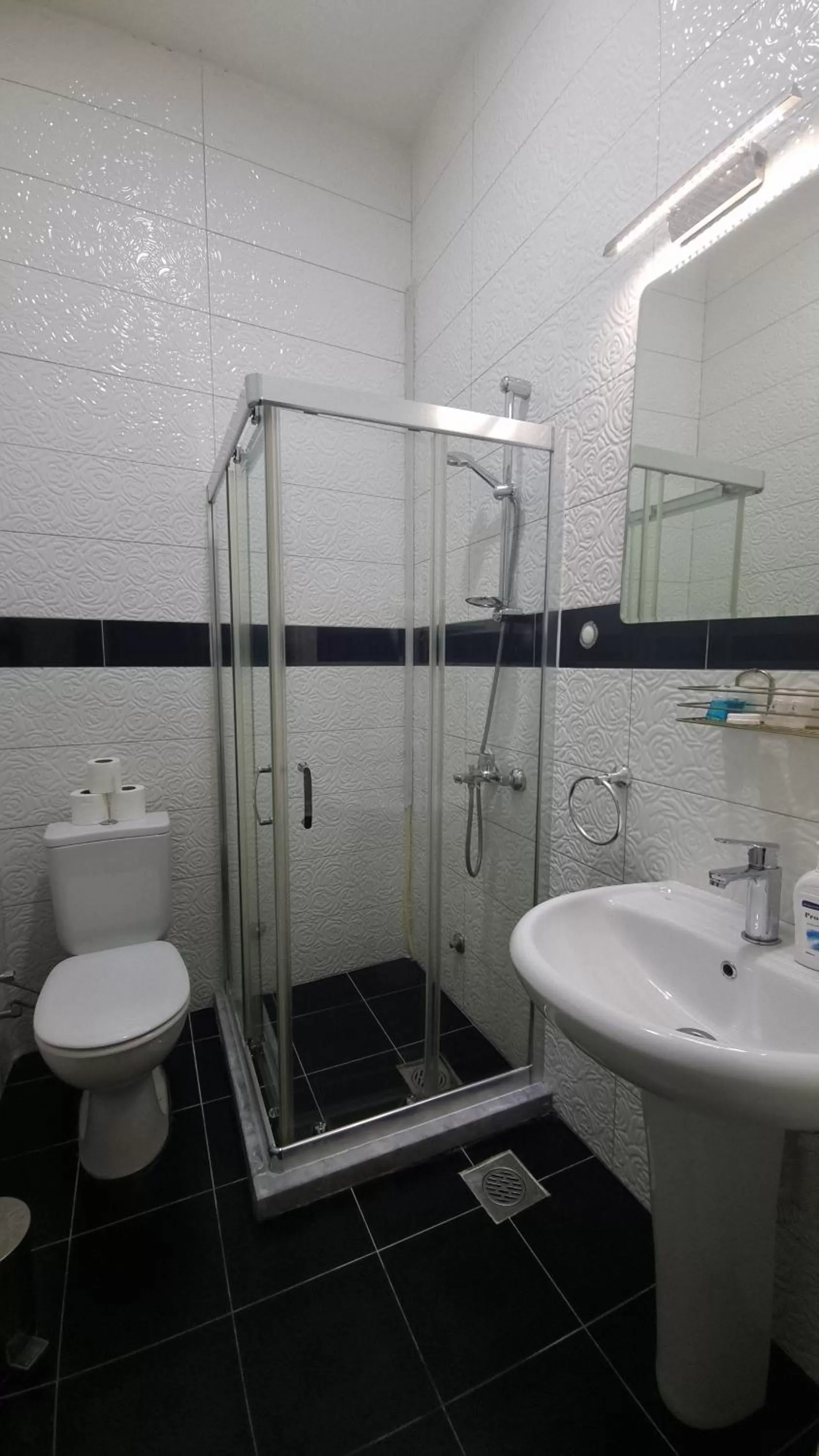 Shower in Hotel Old Konak