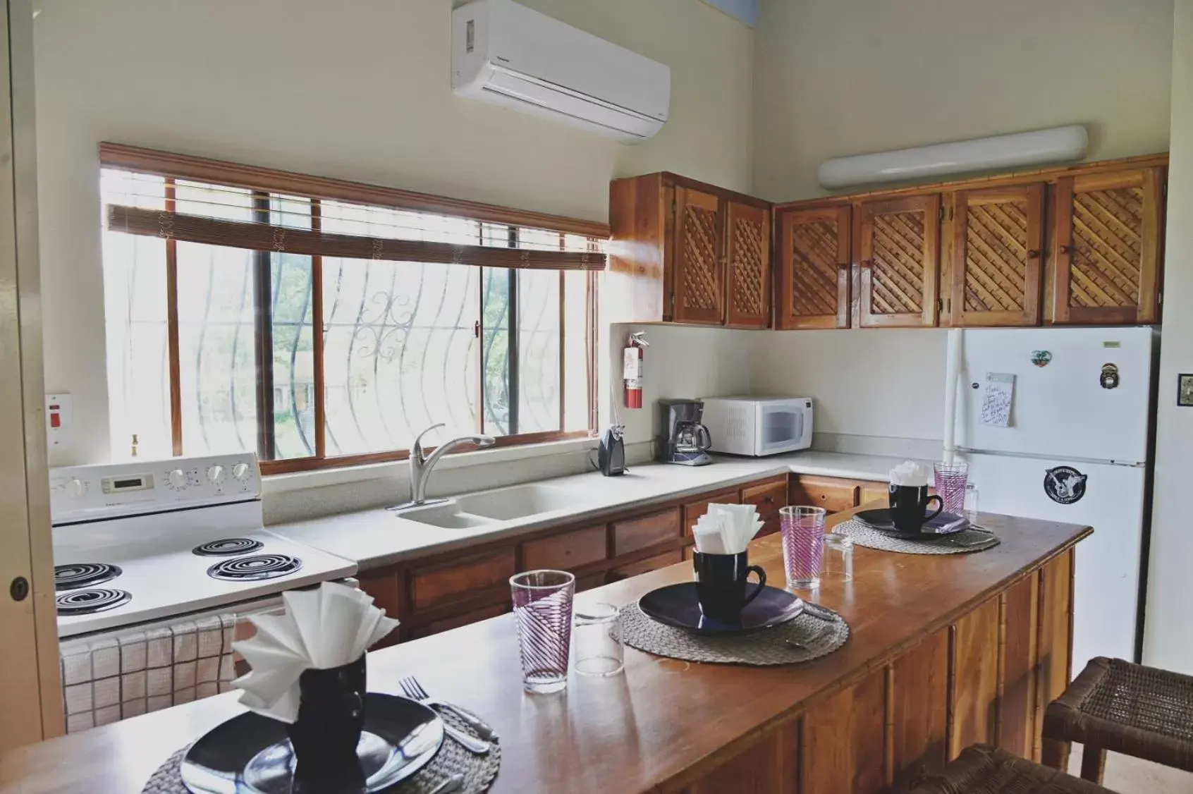 Kitchen or kitchenette, Kitchen/Kitchenette in Beach House Condos, Negril