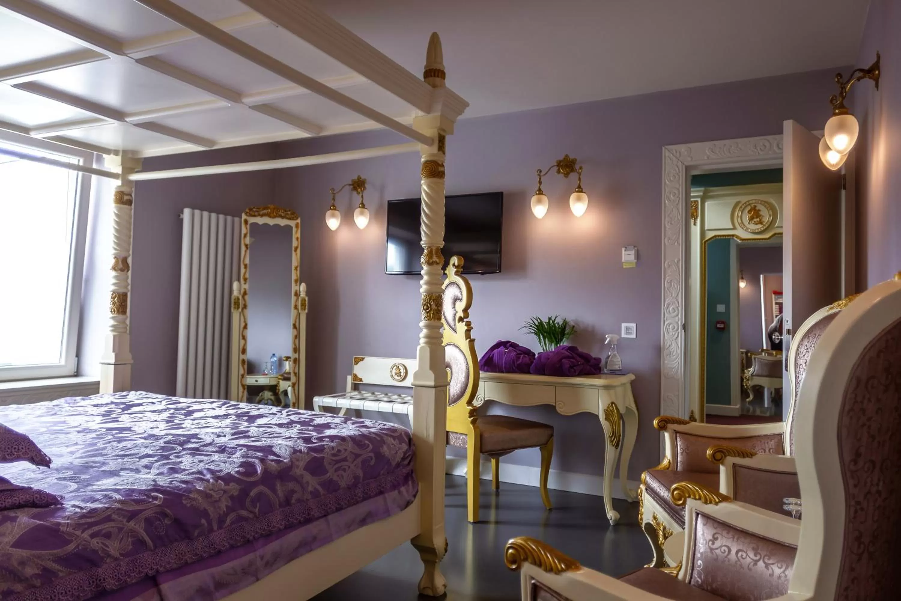 Bedroom, Bed in B&B Saint-Georges -Located in the city centre of Bruges-