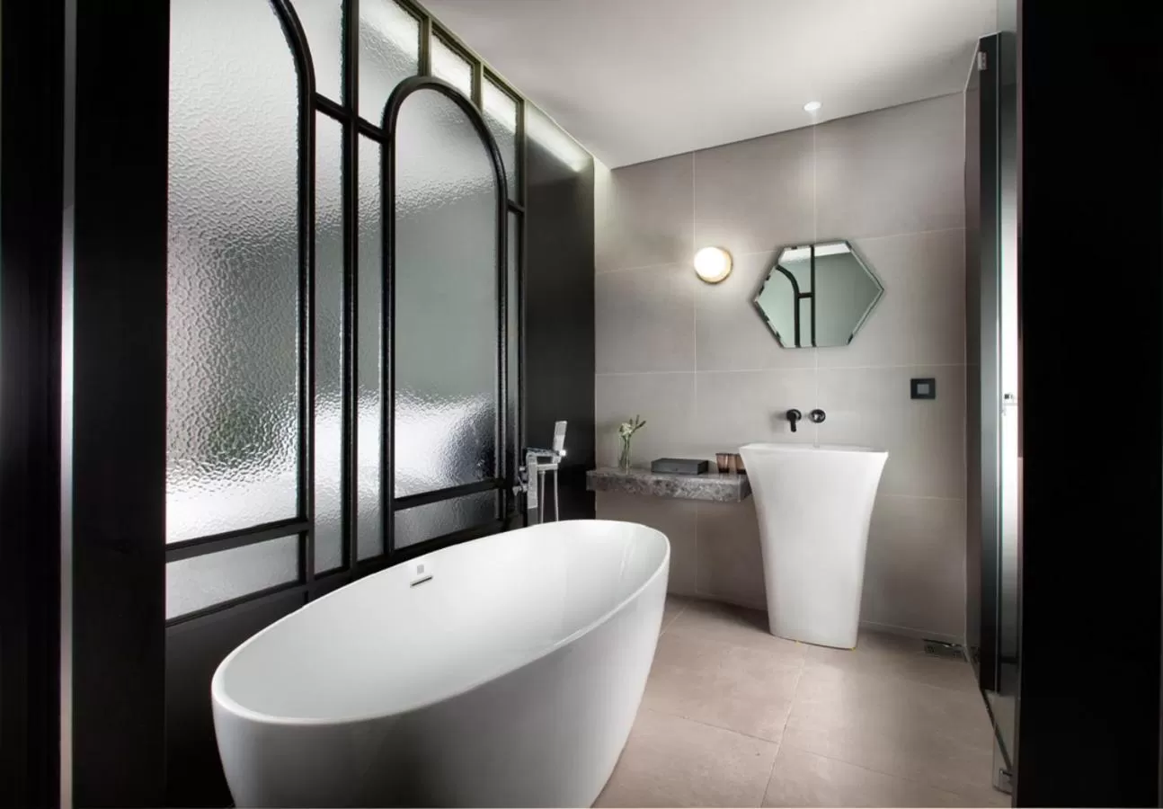 Bathroom in Park Marine Hotel