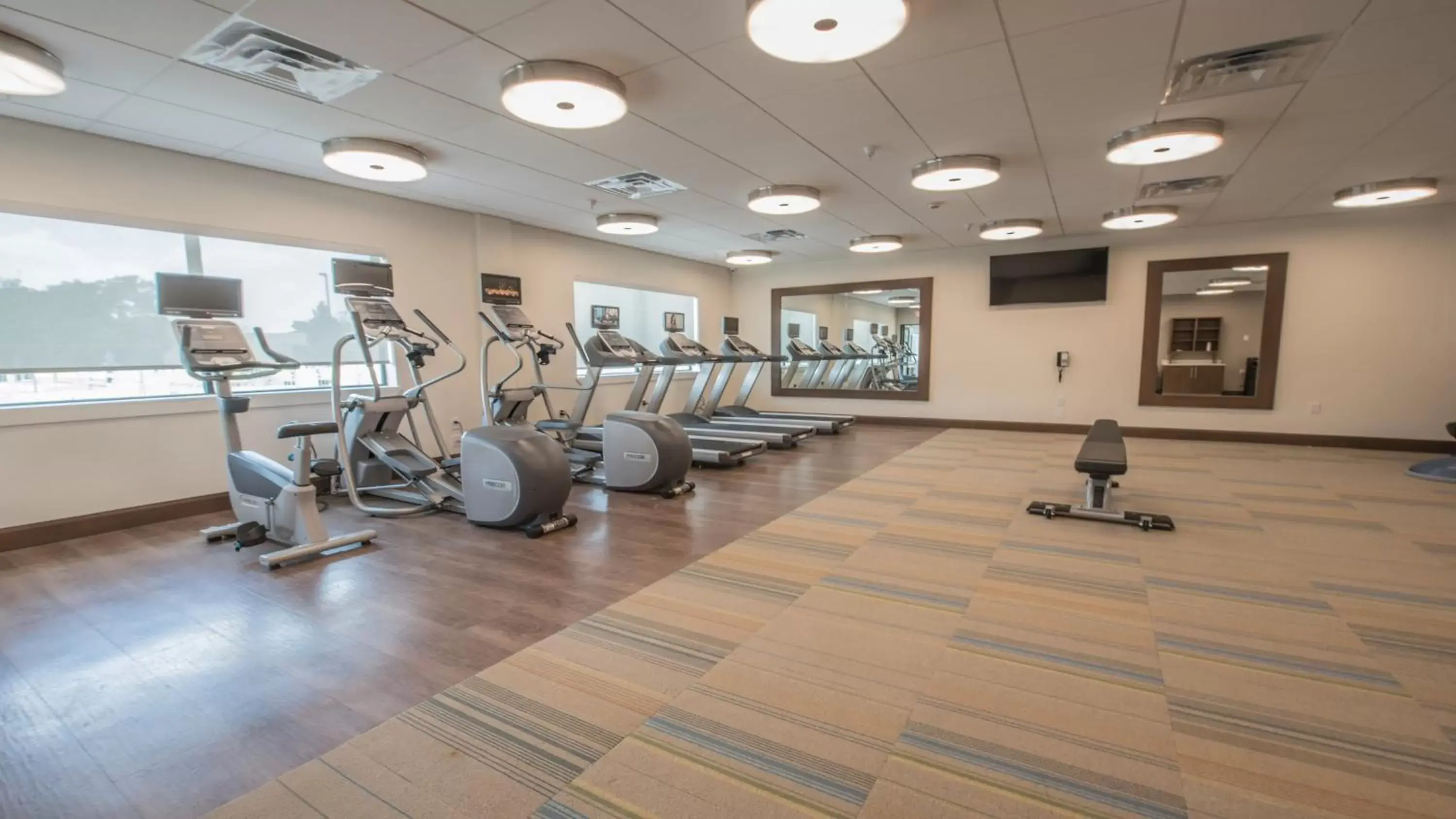 Spa and wellness centre/facilities, Fitness Center/Facilities in Holiday Inn Express & Suites - Dripping Springs - Austin Area, an IHG Hotel