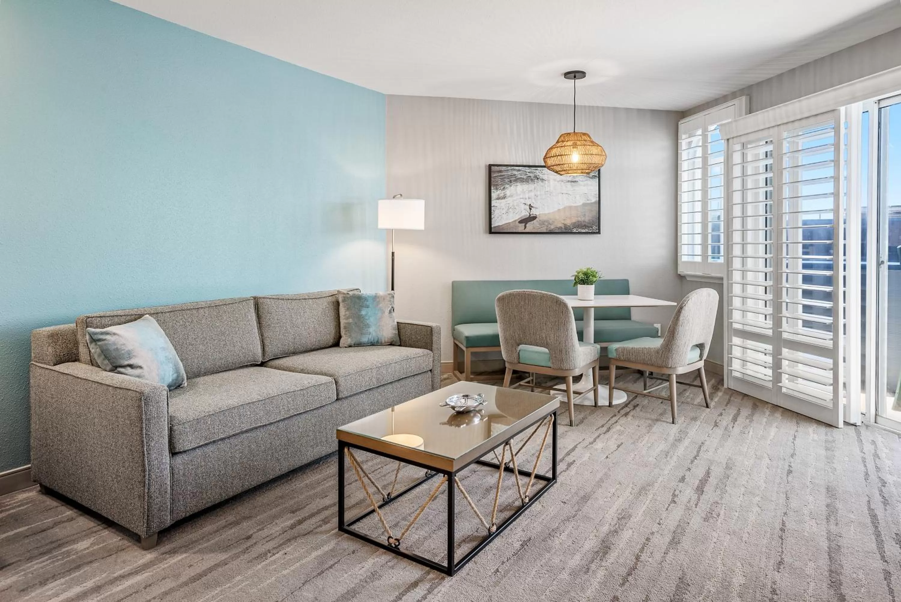 Living room, Seating Area in Shoreline Inn...on the beach