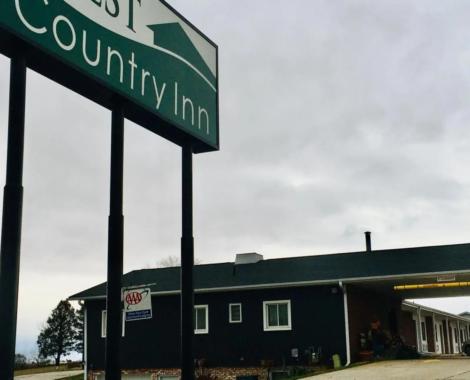 Property building, Property Logo/Sign in Crest Country Inn