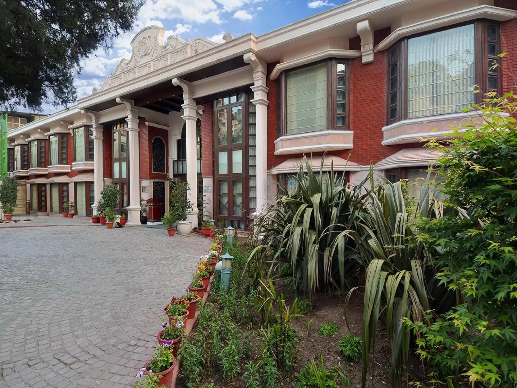 Property building in Ramada by Wyndham Mussoorie Mall Road Property building in Ramada by Wyndham Mussoorie Mall Road