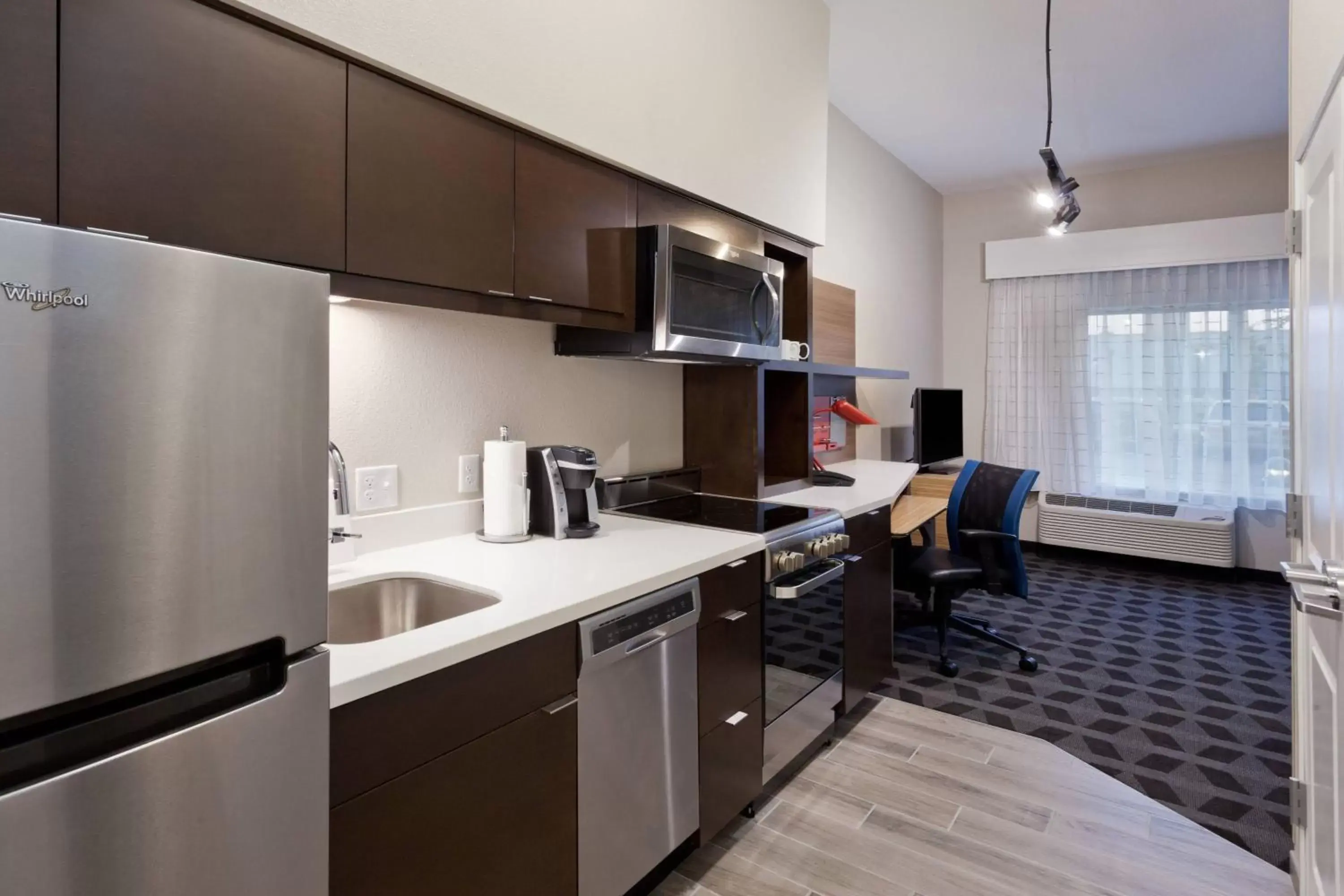 Kitchen or kitchenette, Kitchen/Kitchenette in TownePlace Suites by Marriott Montgomery EastChase