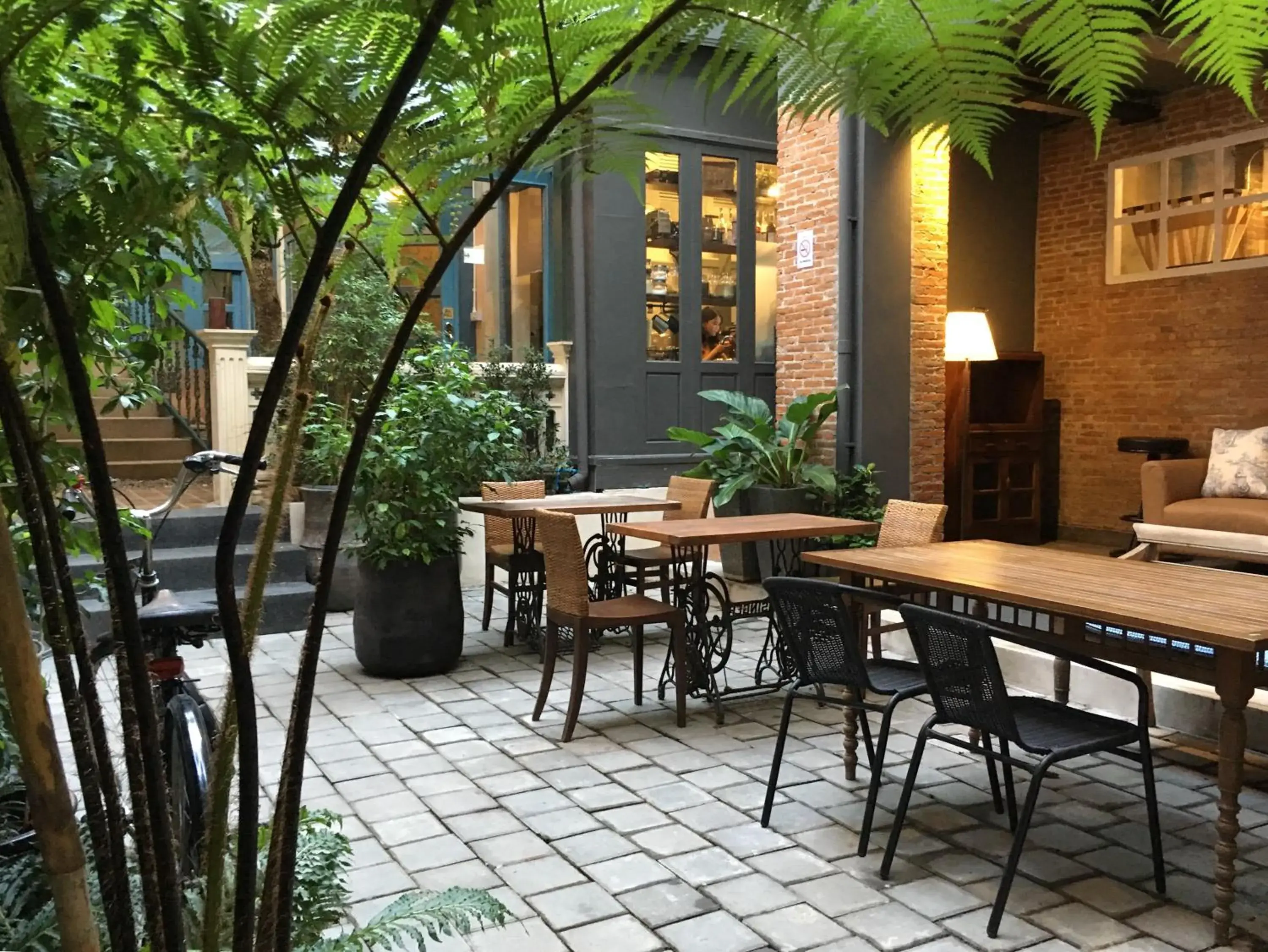Garden, Restaurant/Places to Eat in Hotel Noir