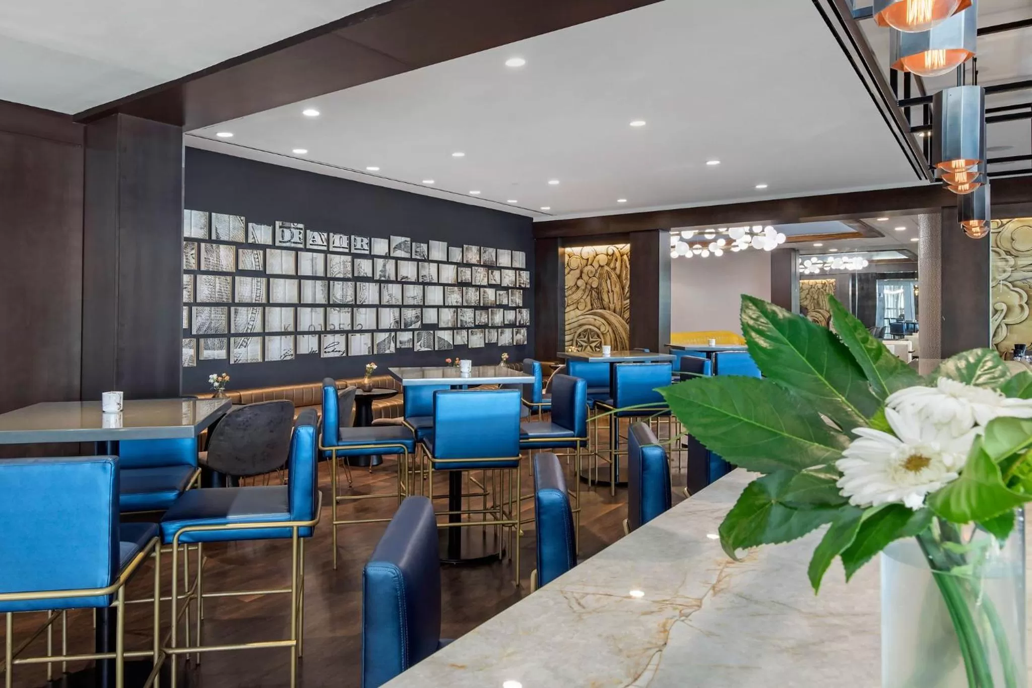 Lounge or bar in Omni Charlotte Hotel