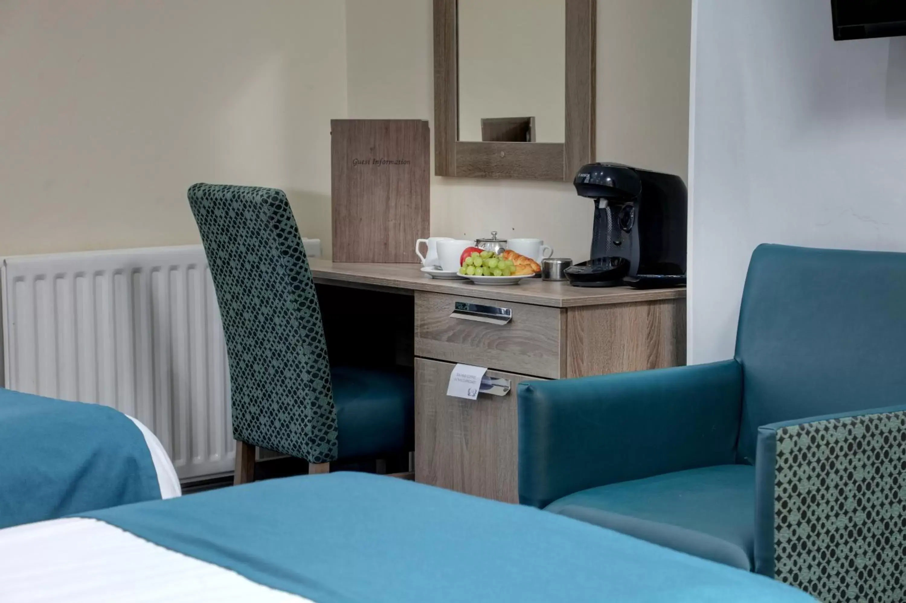 Coffee/tea facilities, Seating Area in Best Western Bolholt Country Park Hotel
