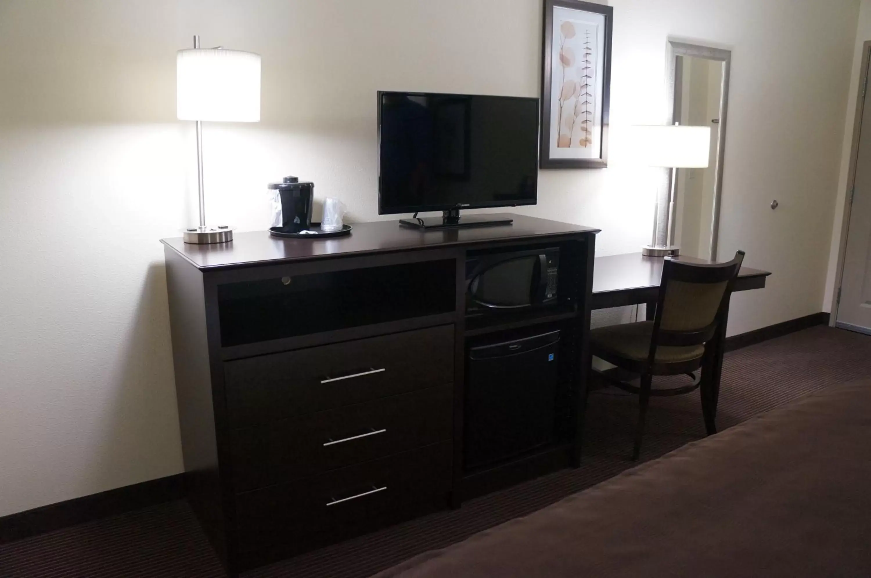 TV and multimedia, TV/Entertainment Center in AmericInn by Wyndham Sibley