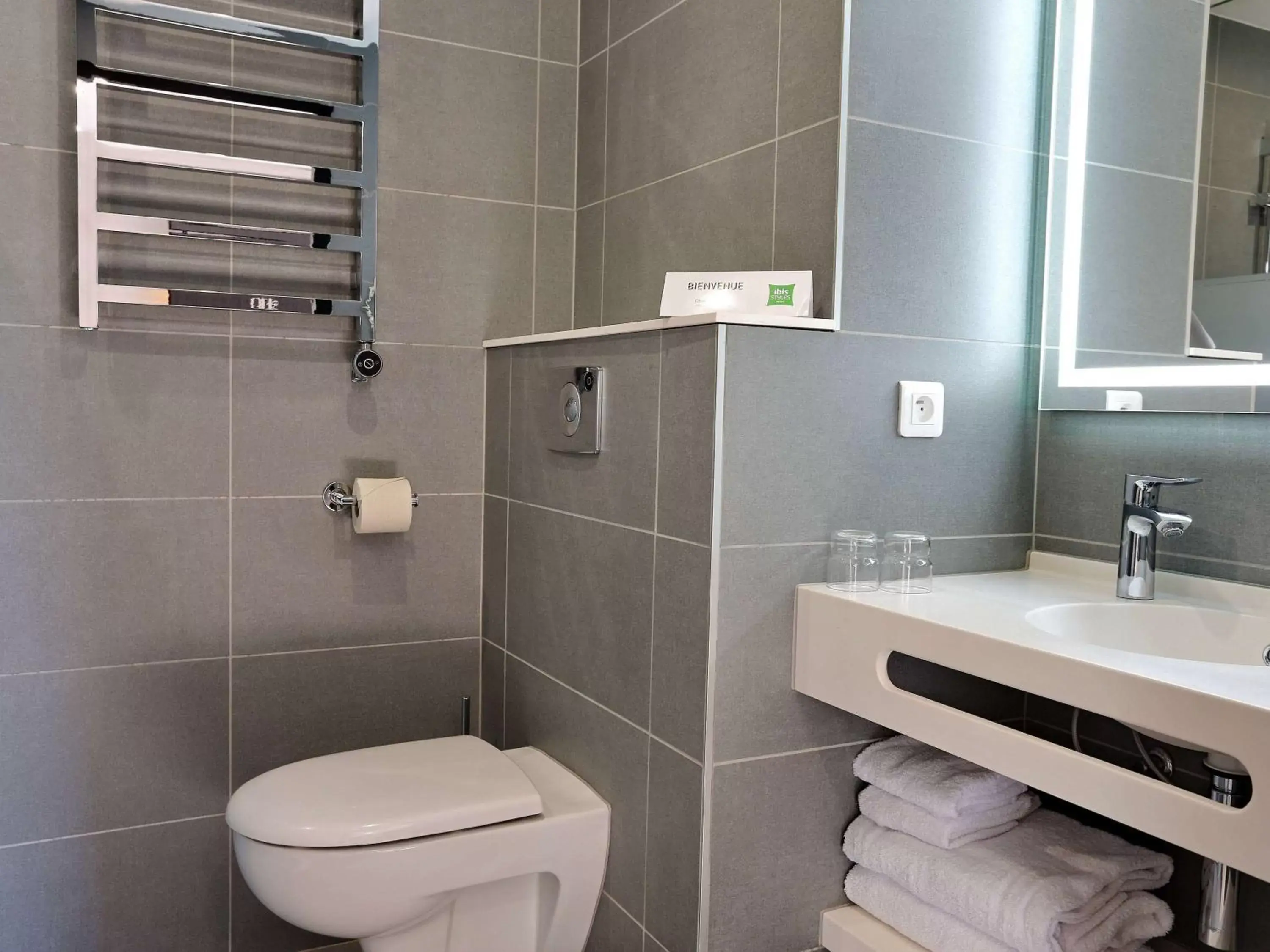 Photo of the whole room, Bathroom in ibis Styles Ajaccio Napoleon