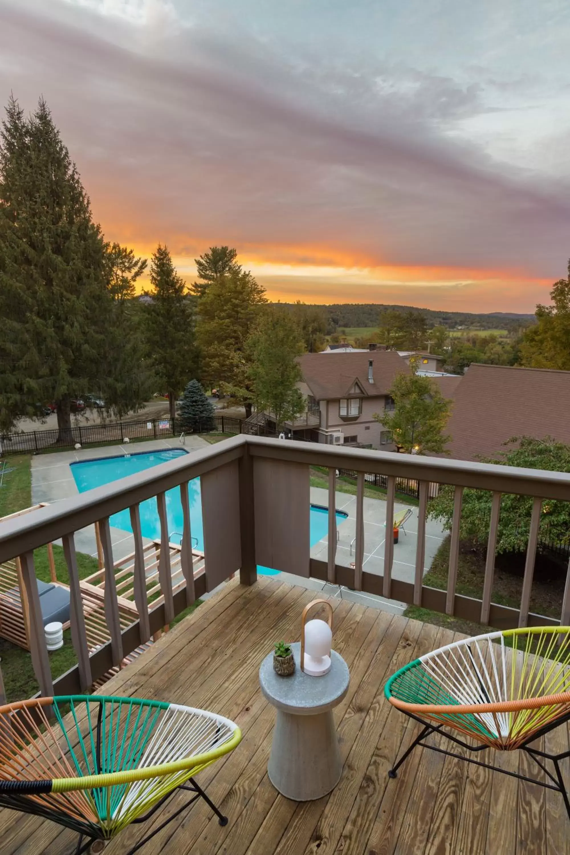 Mountain view in Field Guide Lodge Mountain view in Field Guide Lodge