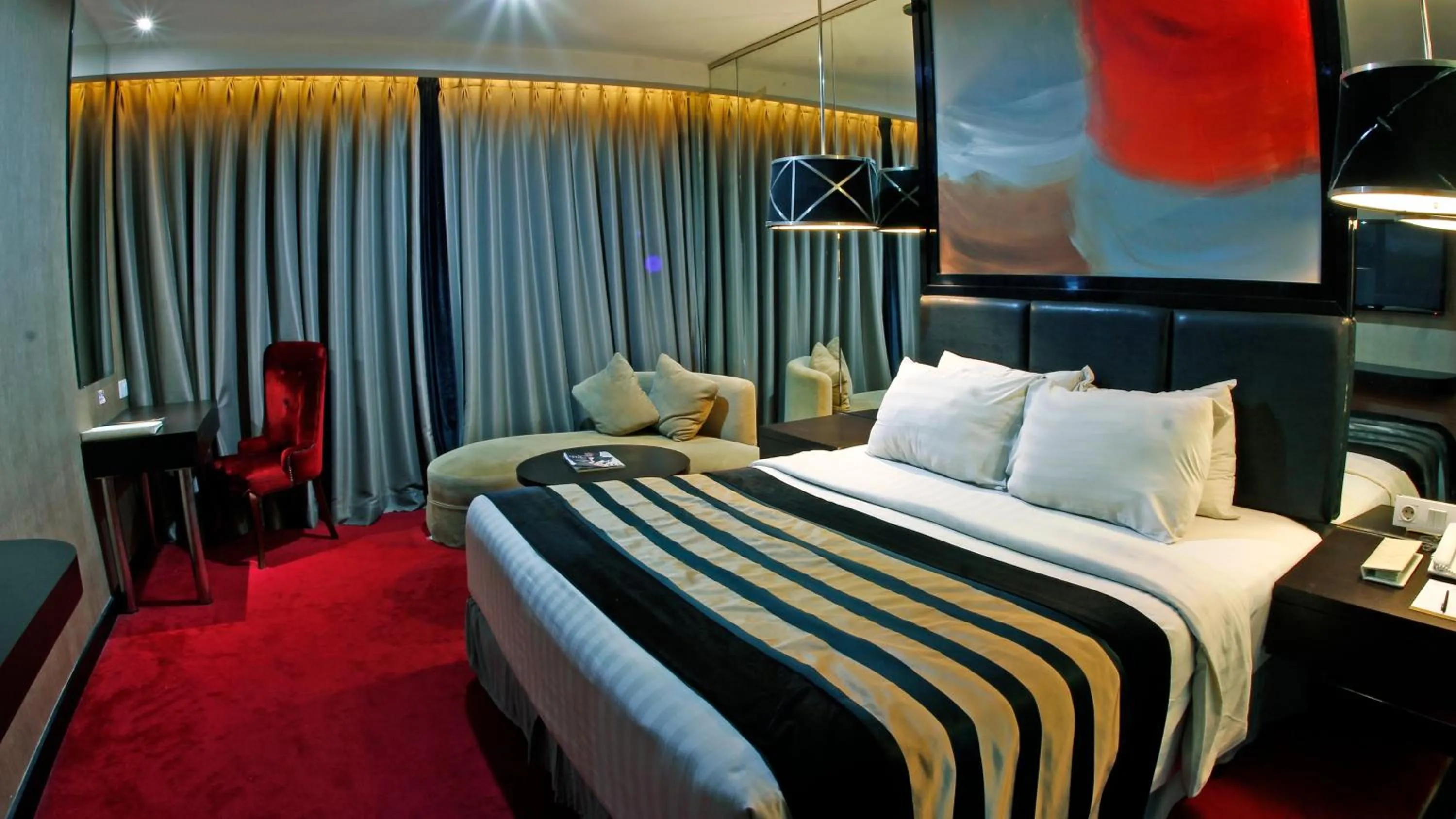 Decorative detail, Bed in Amaroossa Cosmo Jakarta