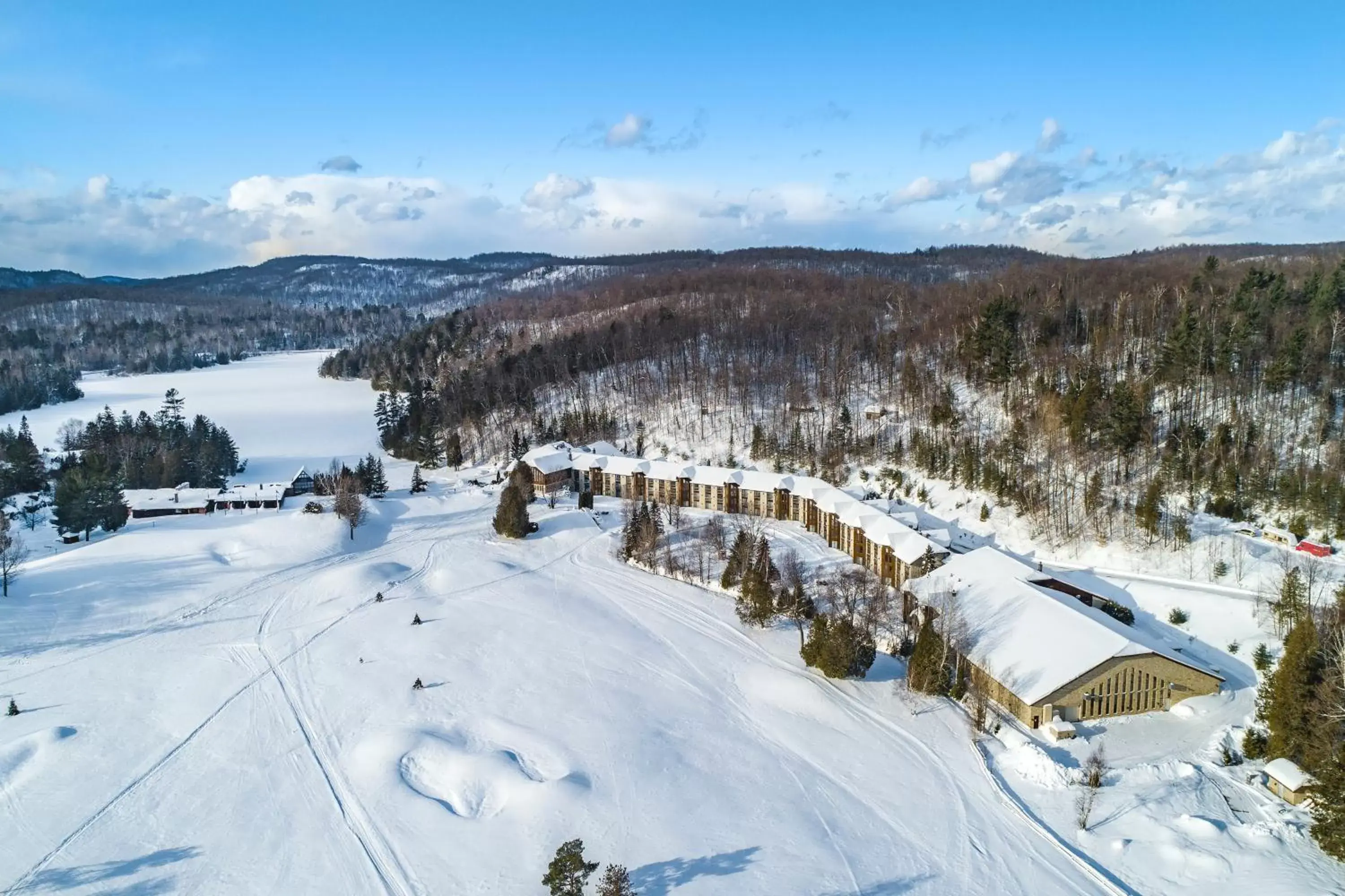 Natural landscape, Winter in Hôtel et centre de villégiature du lac Carling