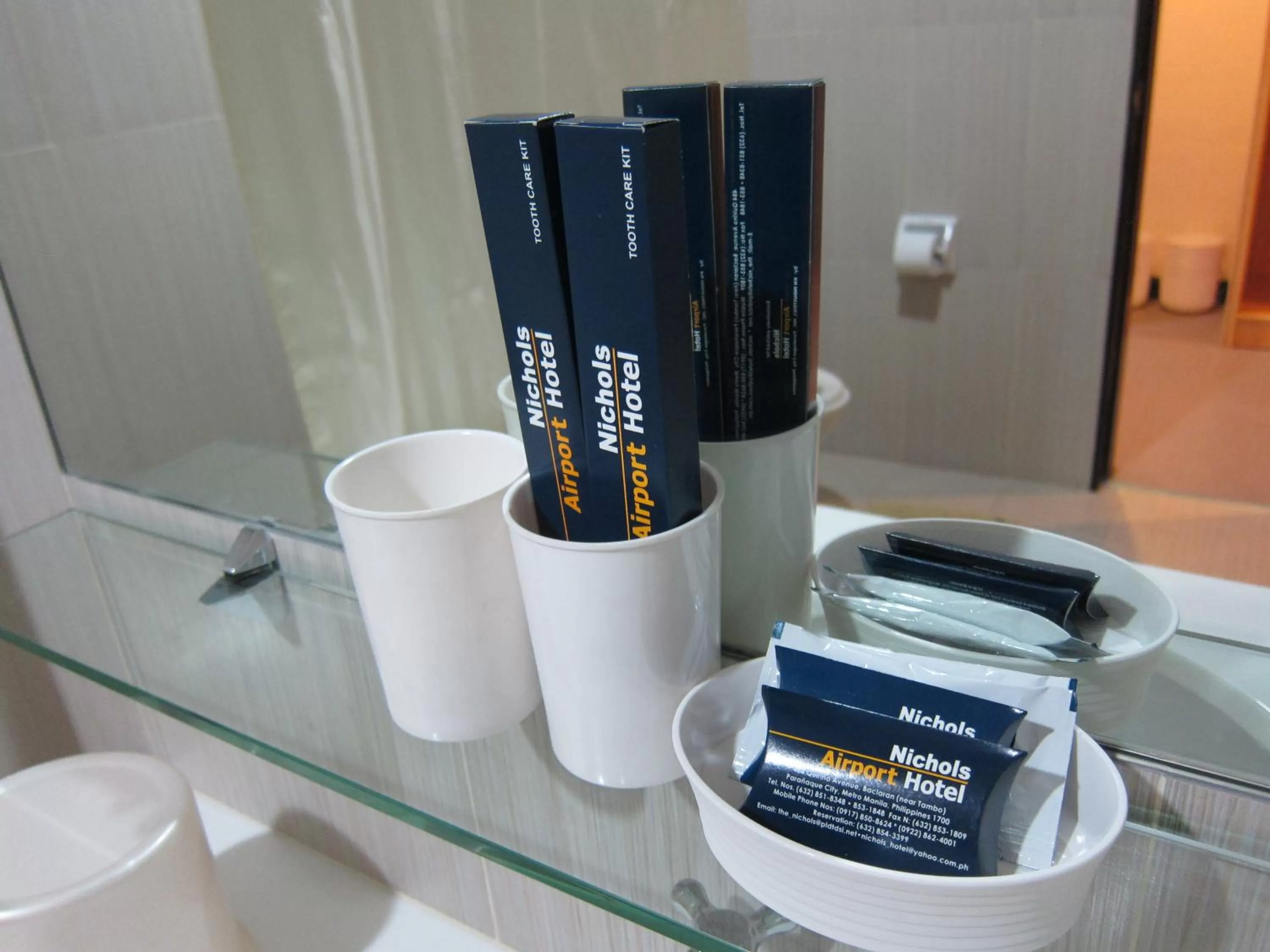 Bathroom in Nichols Airport Hotel