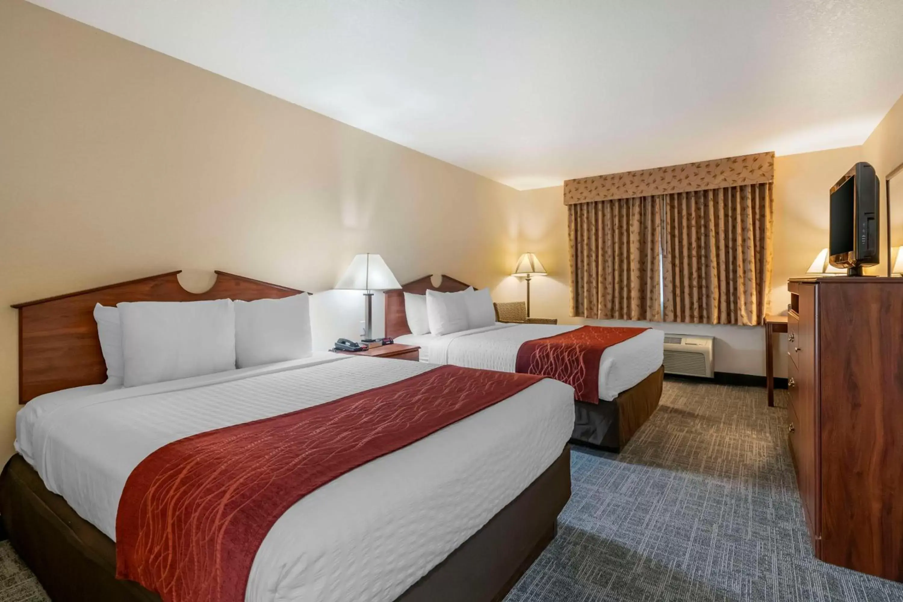 Bedroom, Bed in SureStay Plus Hotel by Best Western Buffalo