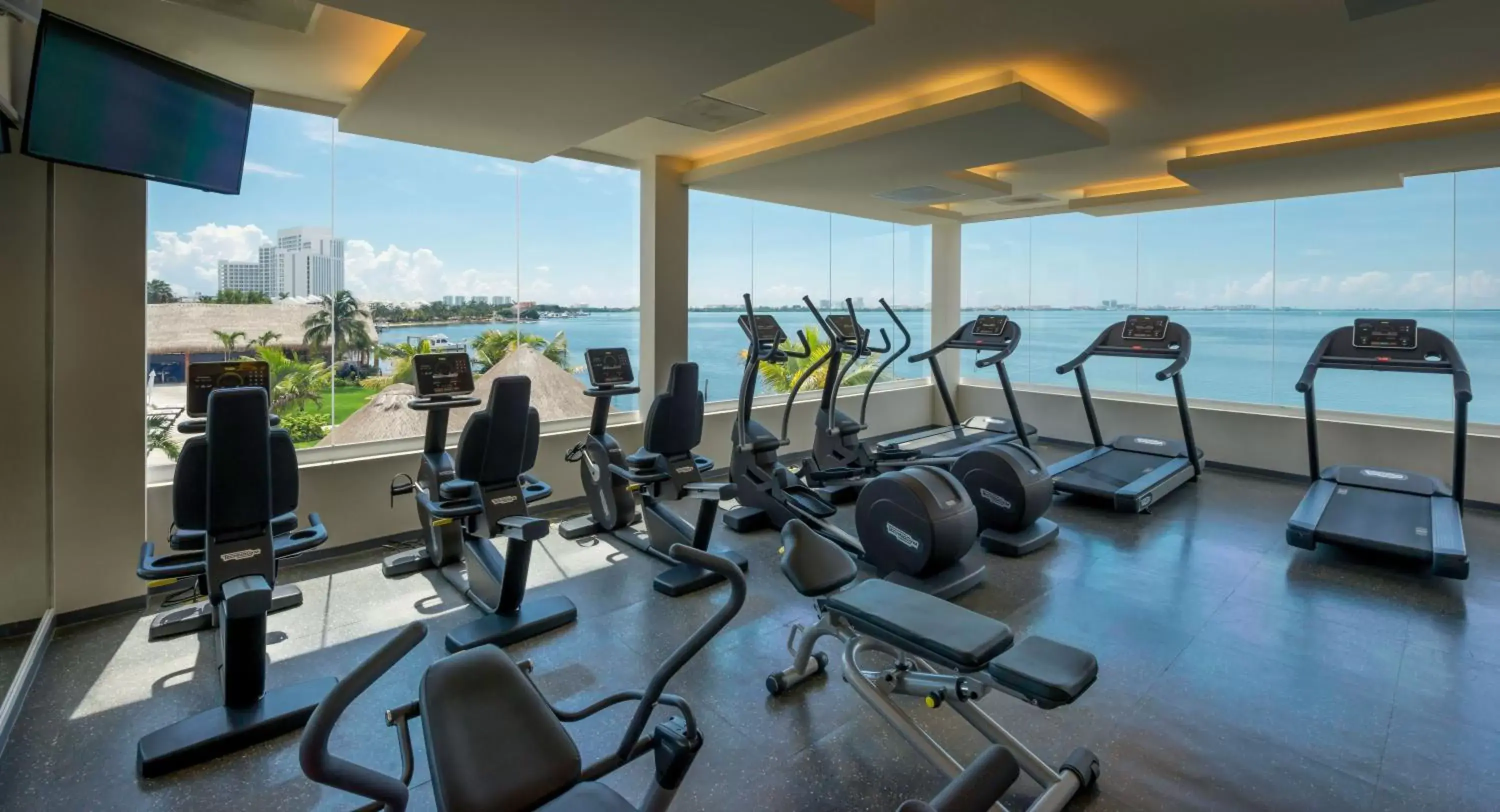 Fitness centre/facilities, Fitness Center/Facilities in Real Inn Cancún