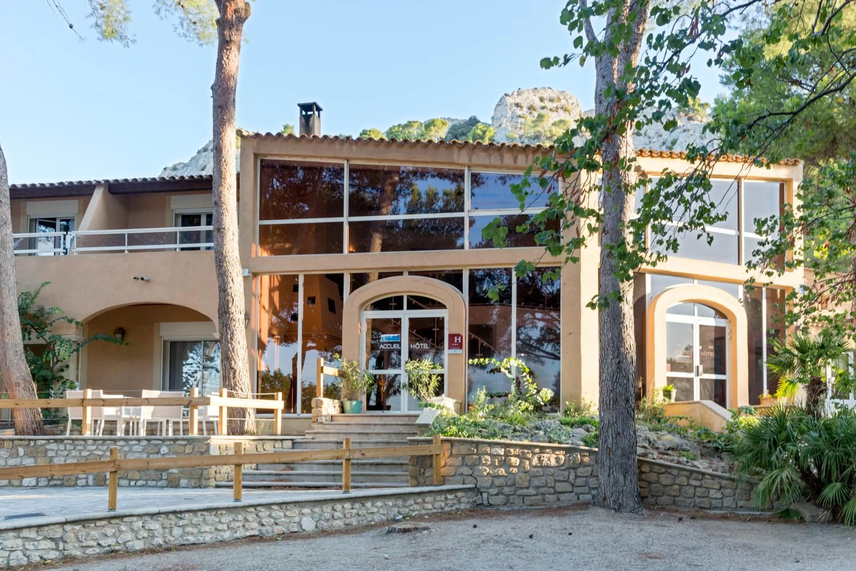 Property building in Best Western Domaine de Roquerousse