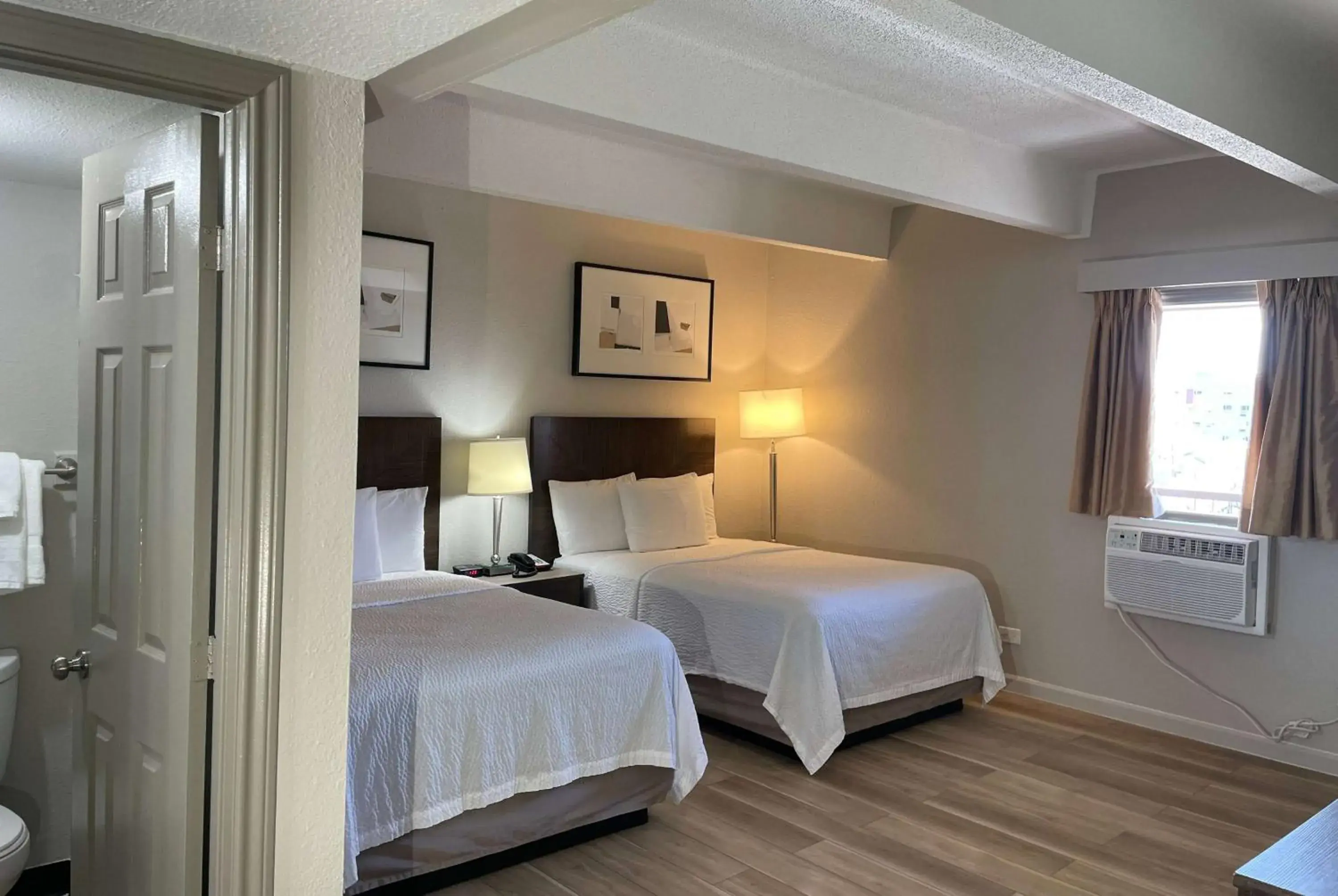 Photo of the whole room, Bed in Days Inn by Wyndham Denver Downtown