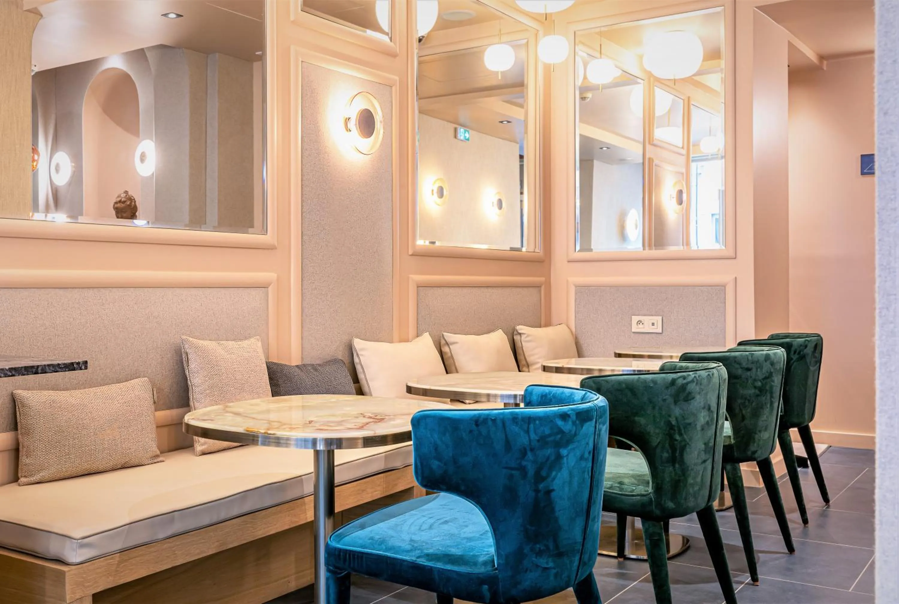 Buffet breakfast in Hôtel Veryste & Spa Paris