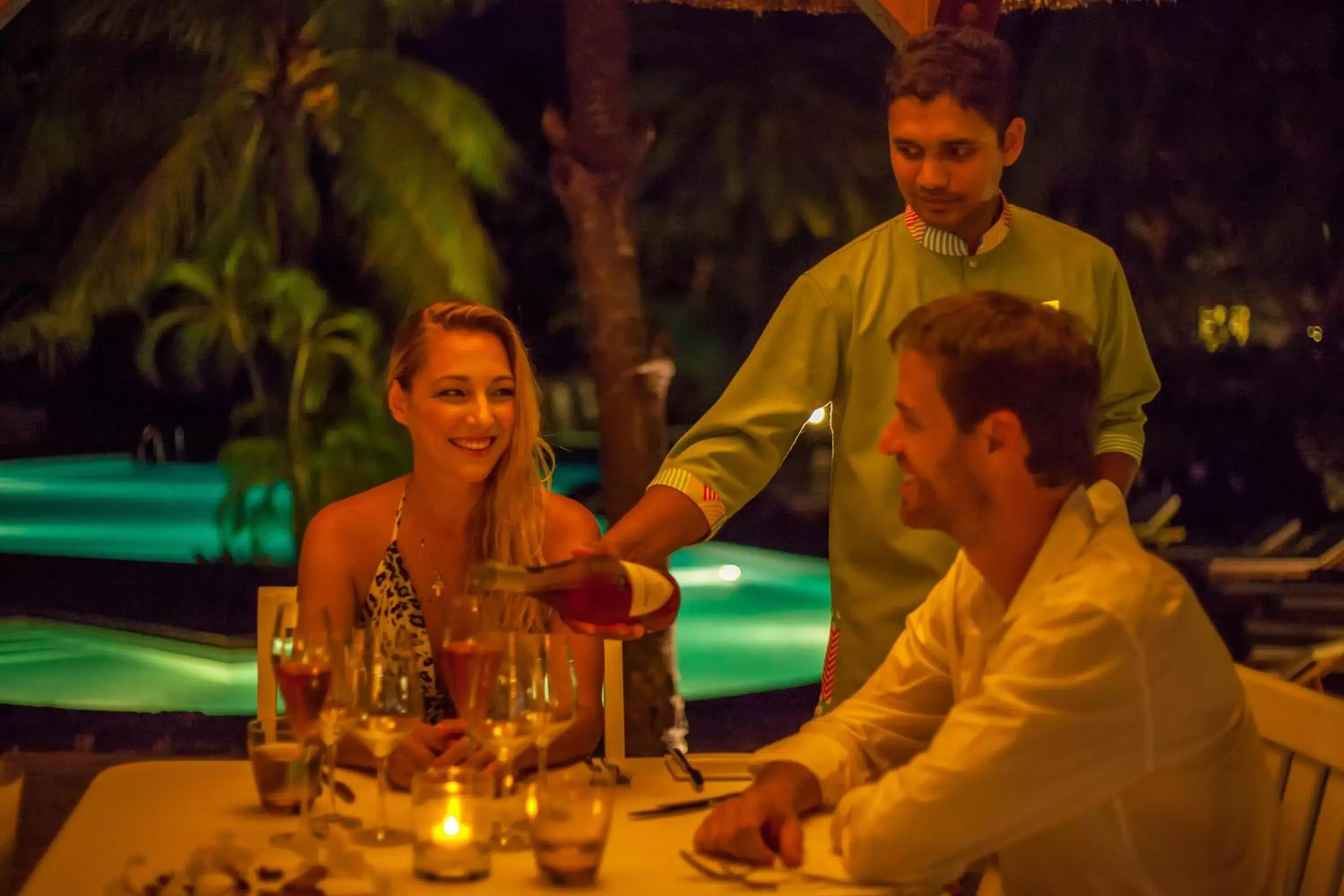 Restaurant/places to eat in Solana Beach Mauritius - Adults Only