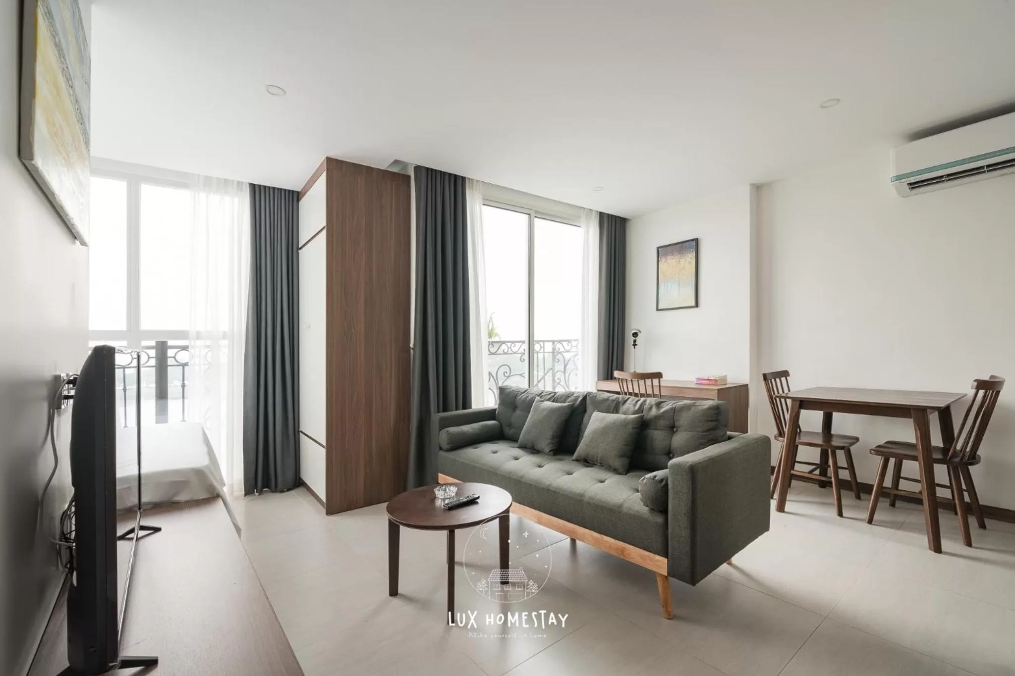 Living room in Lux Westlake Studio