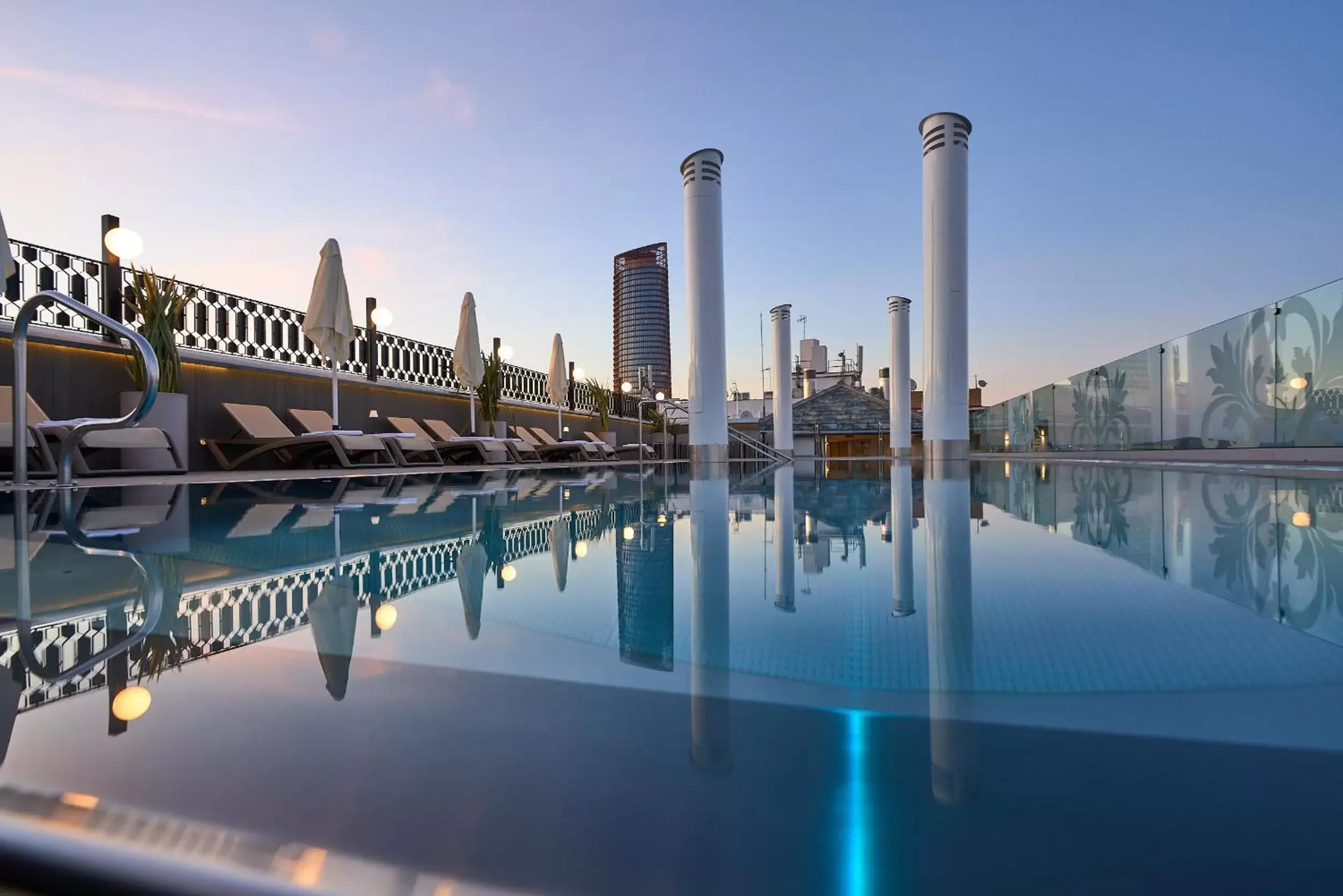 Swimming pool in Monte Triana Swimming pool in Monte Triana