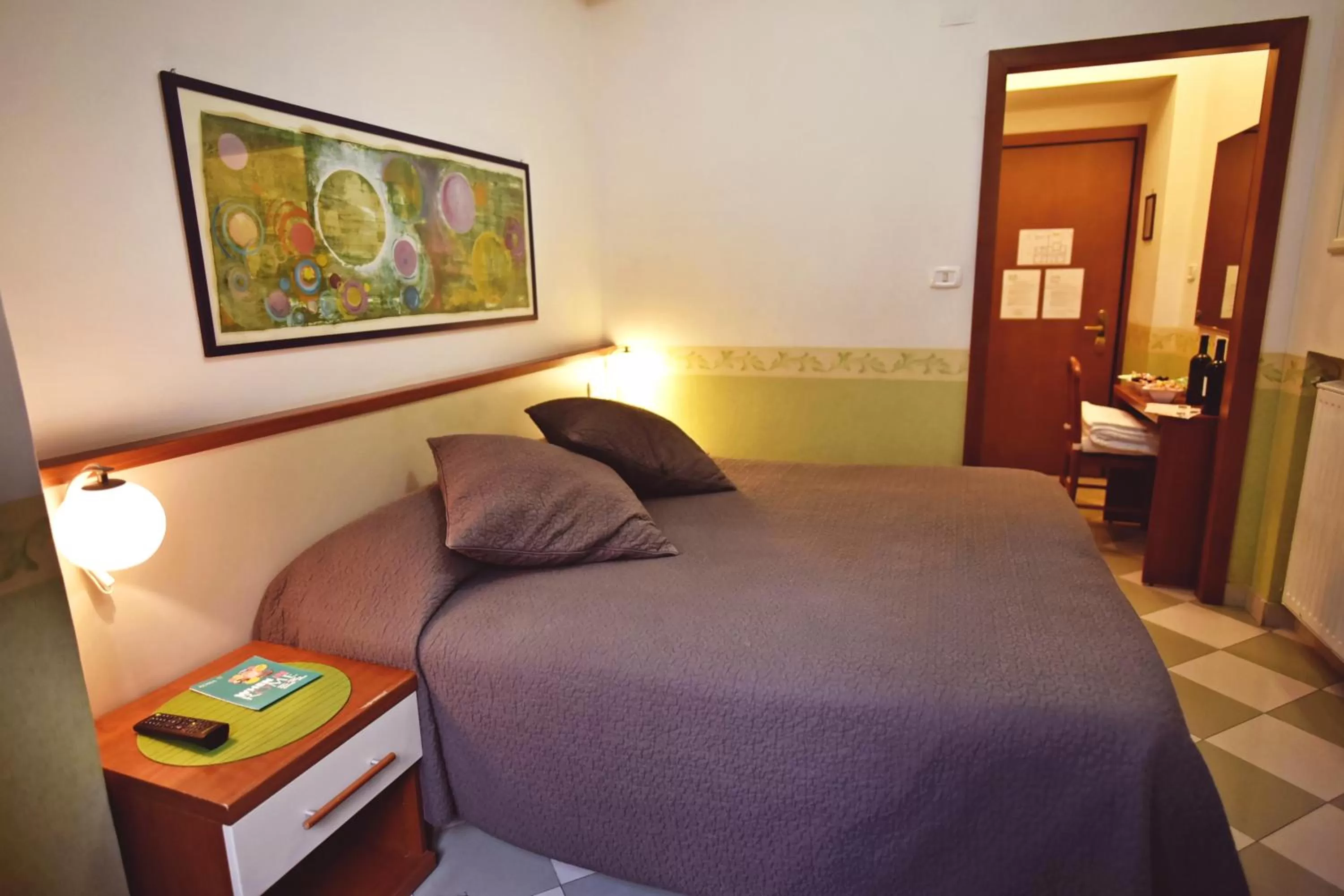 Photo of the whole room, Bed in Hotel Carmel