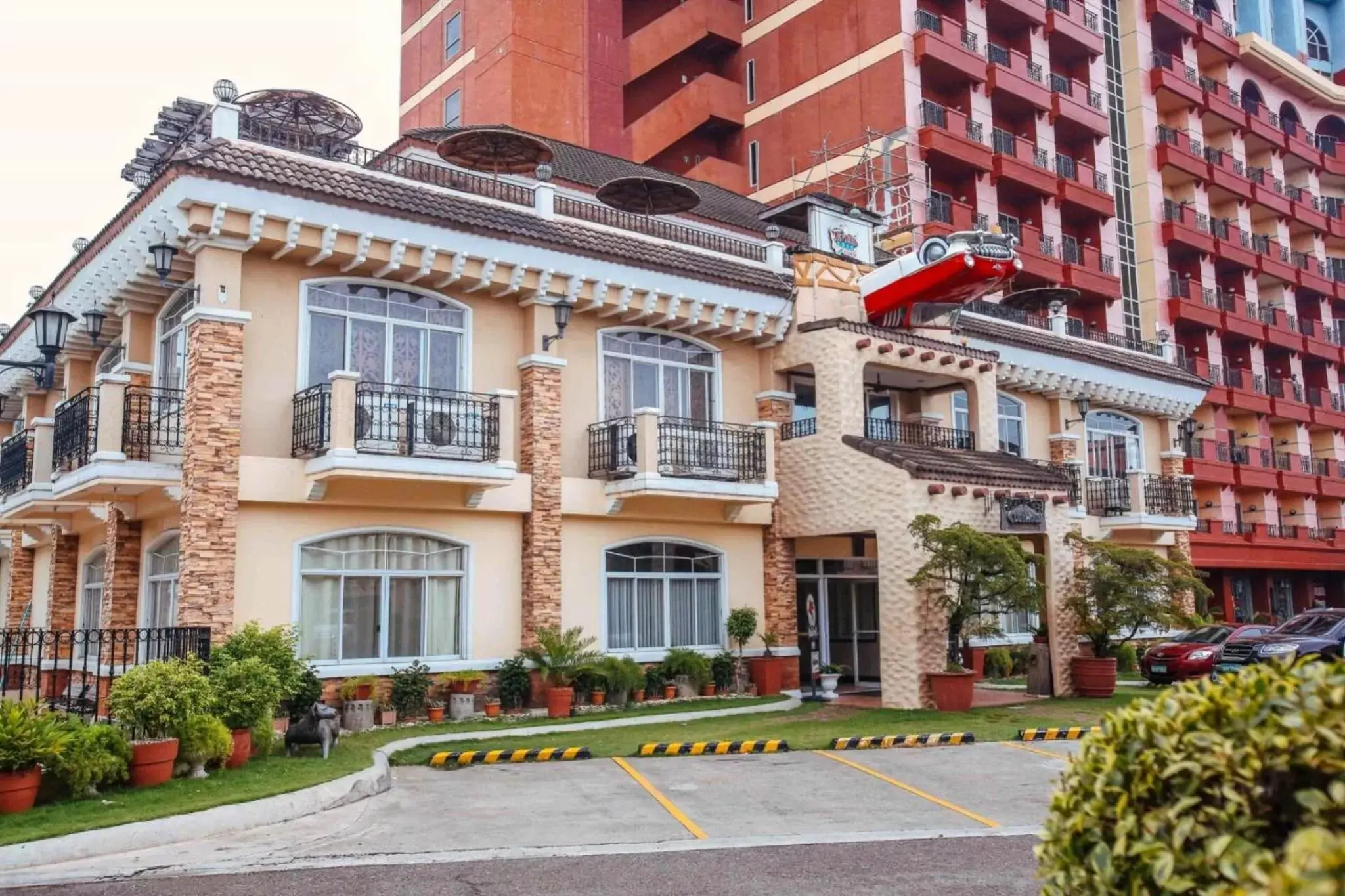 Facade/entrance in Crown Regency Suites Mactan Facade/entrance in Crown Regency Suites Mactan