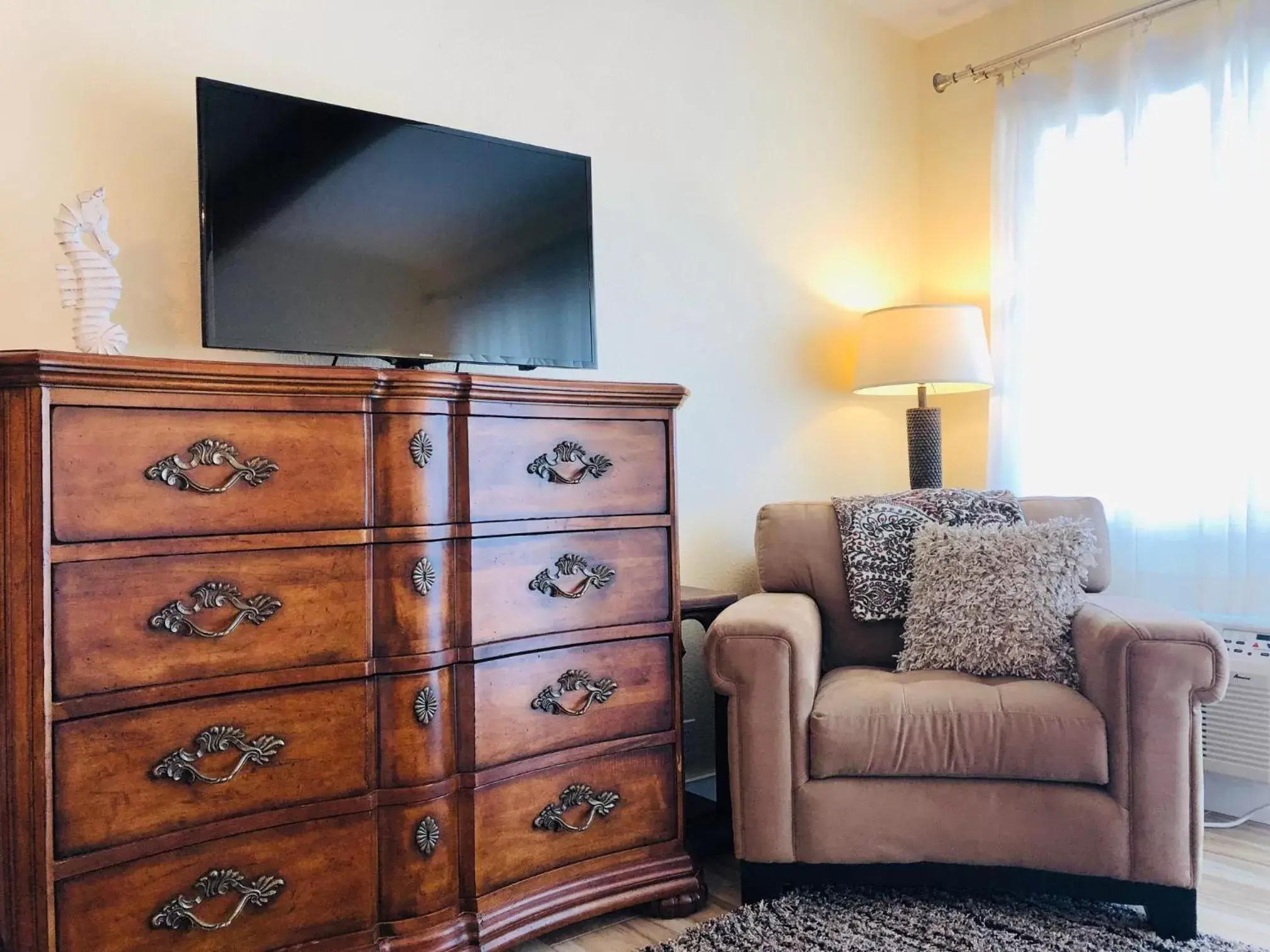 TV/Entertainment Center in Seafoam Lodge