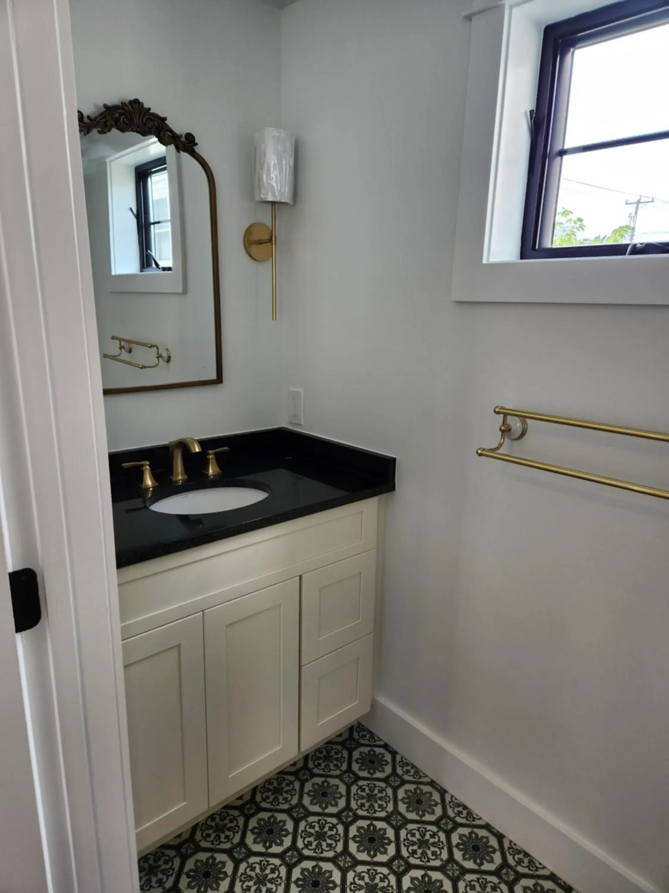 Bathroom, Kitchen/Kitchenette in The Hen Houses