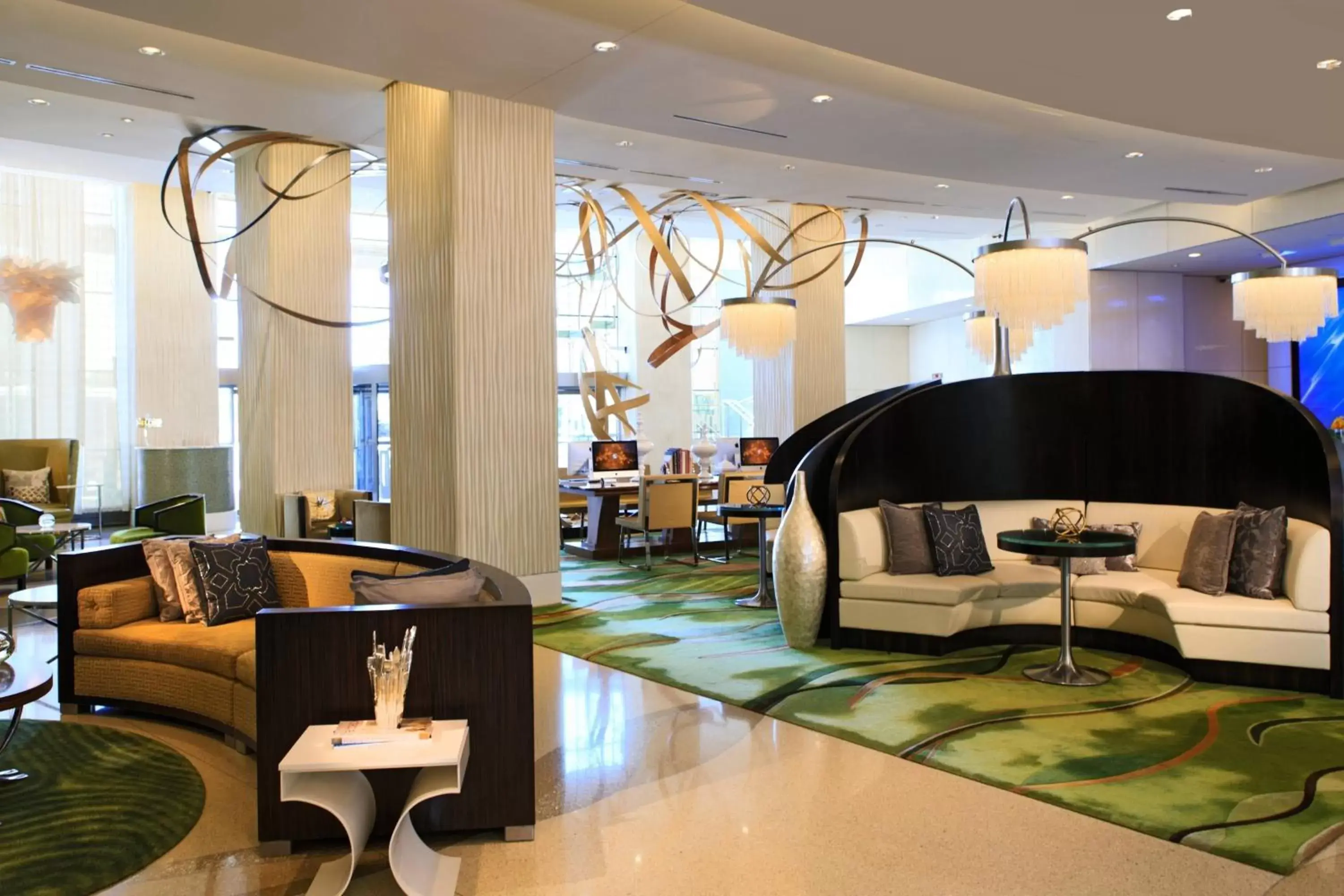 Lobby or reception, Restaurant/Places to Eat in Renaissance Arlington Capital View Hotel