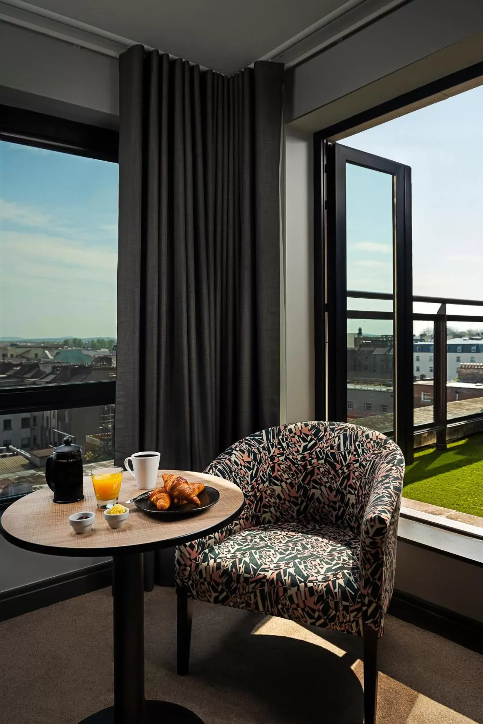 Property building in George Limerick Hotel Property building in George Limerick Hotel