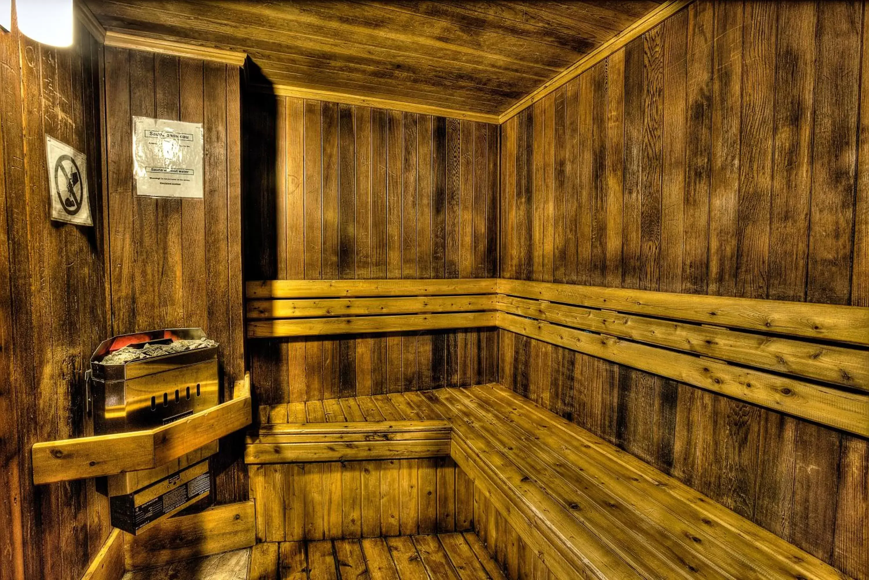 Sauna in Hotel et Motel Le Chateauguay
