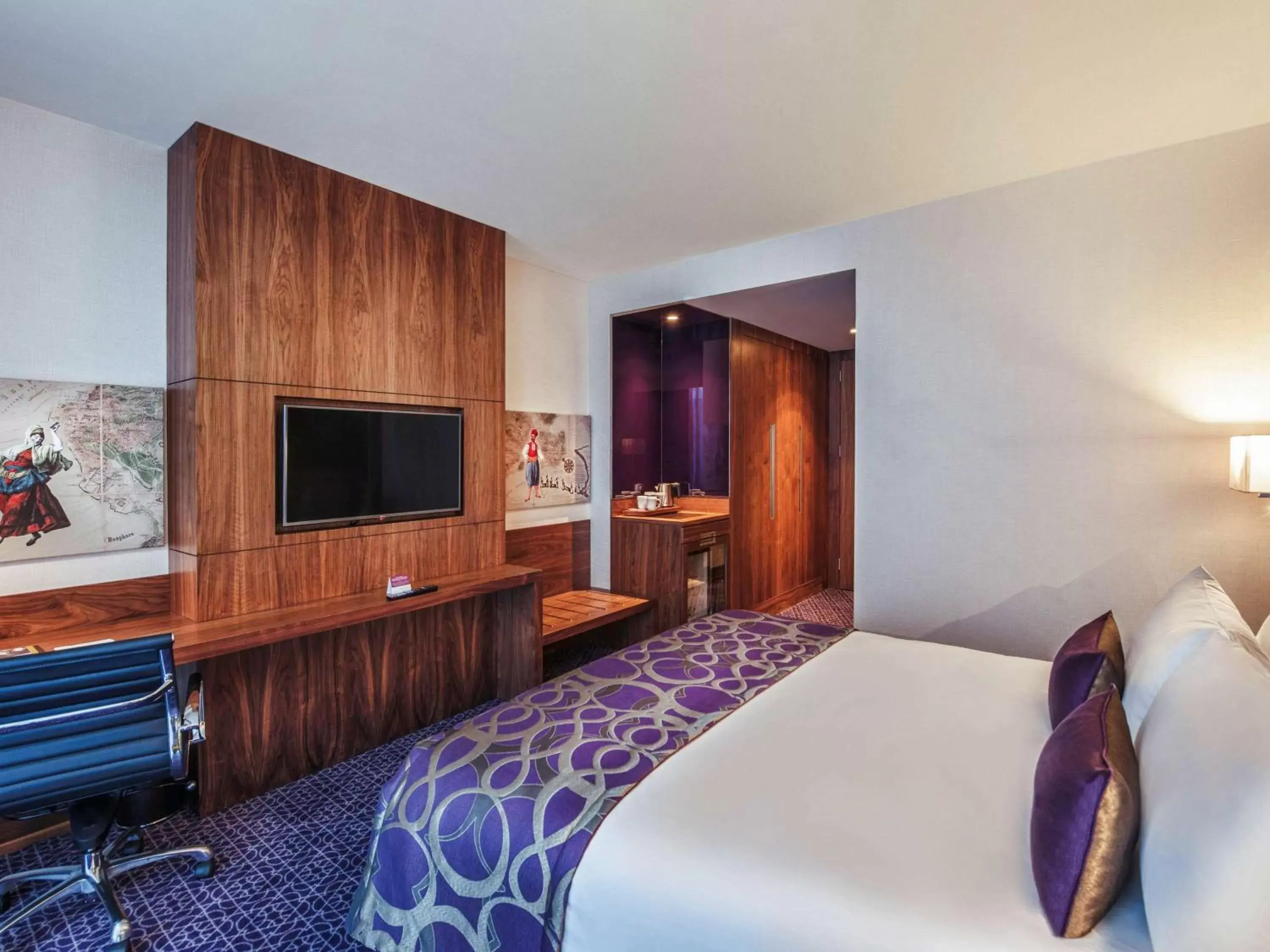 Deluxe King Room with City View in Uranus Istanbul Topkapi Deluxe King Room with City View in Uranus Istanbul Topkapi