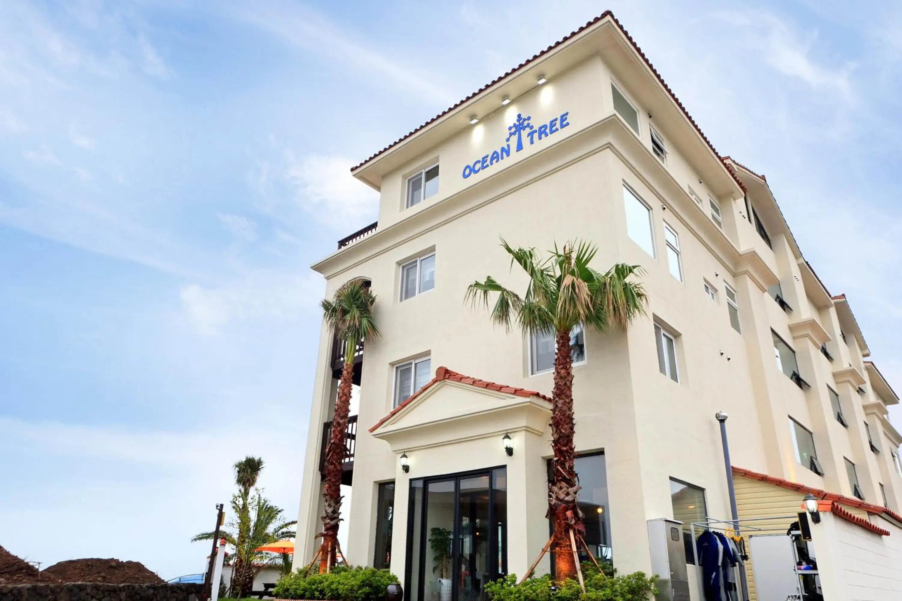 Facade/entrance in Oceantree House Facade/entrance in Oceantree House