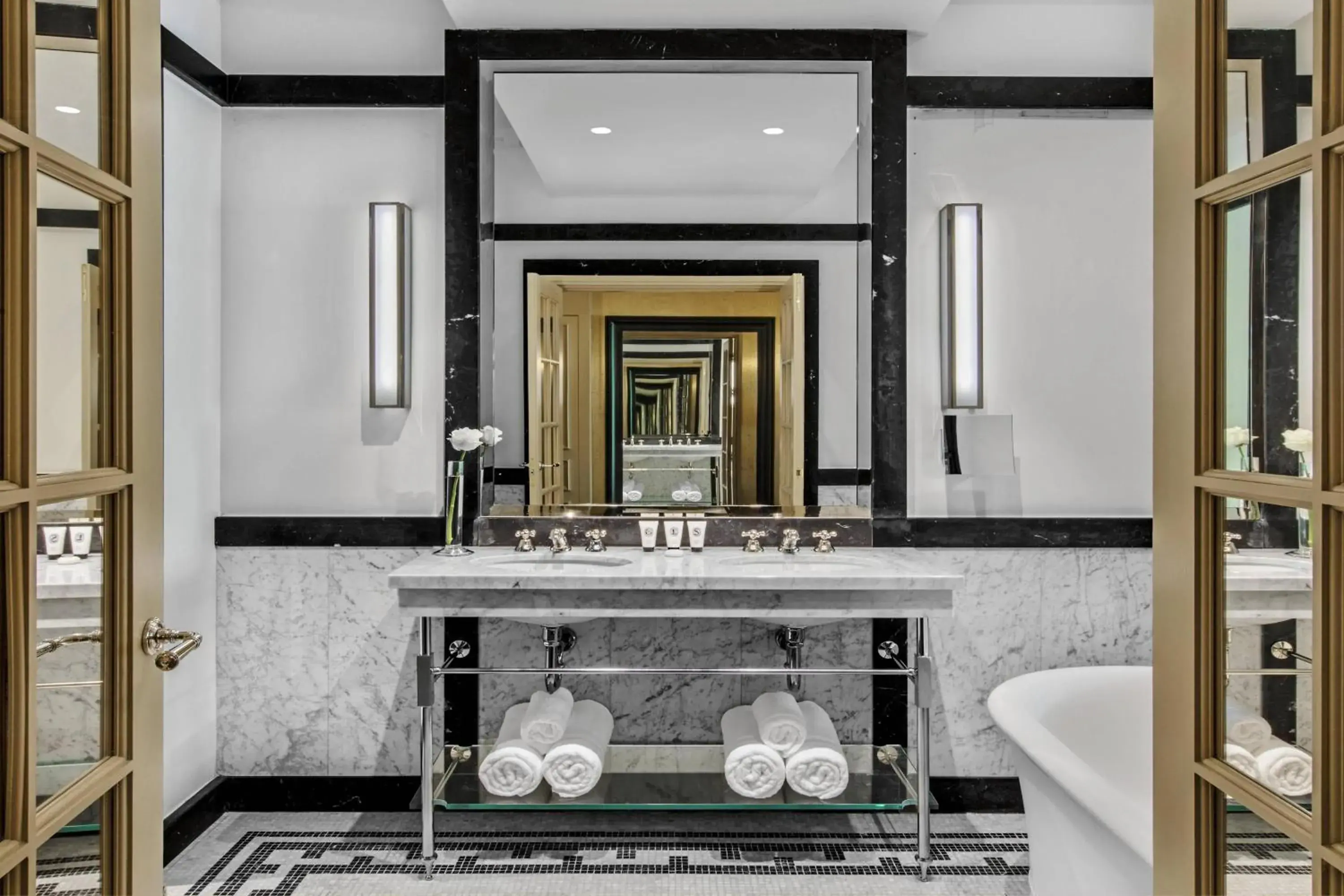 Bathroom in Hotel de Berri, a Luxury Collection Hotel, Paris