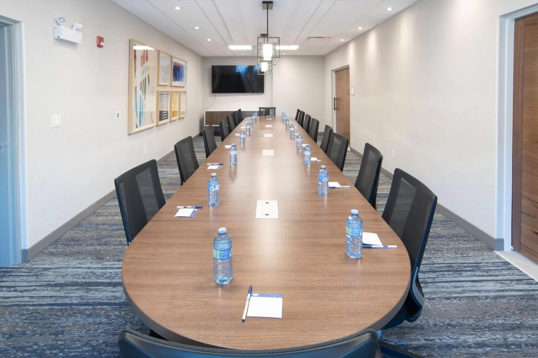 Meeting/conference room in Holiday Inn Express & Suites - Moose Jaw by IHG