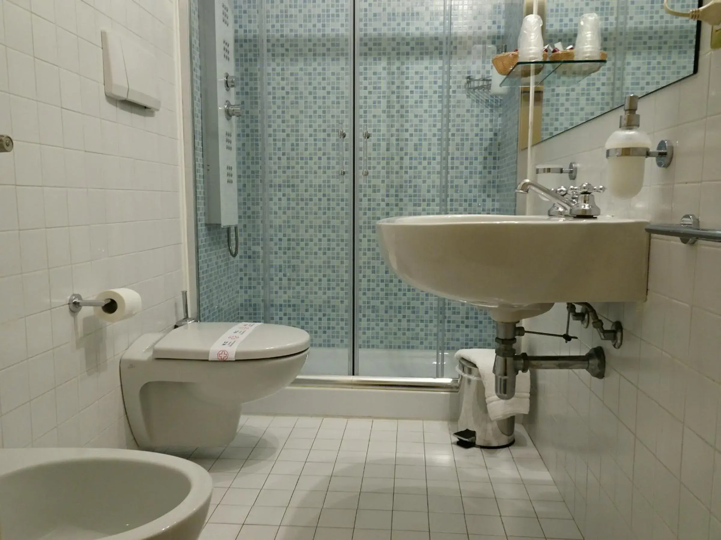 Decorative detail, Bathroom in Hotel Ambassador
