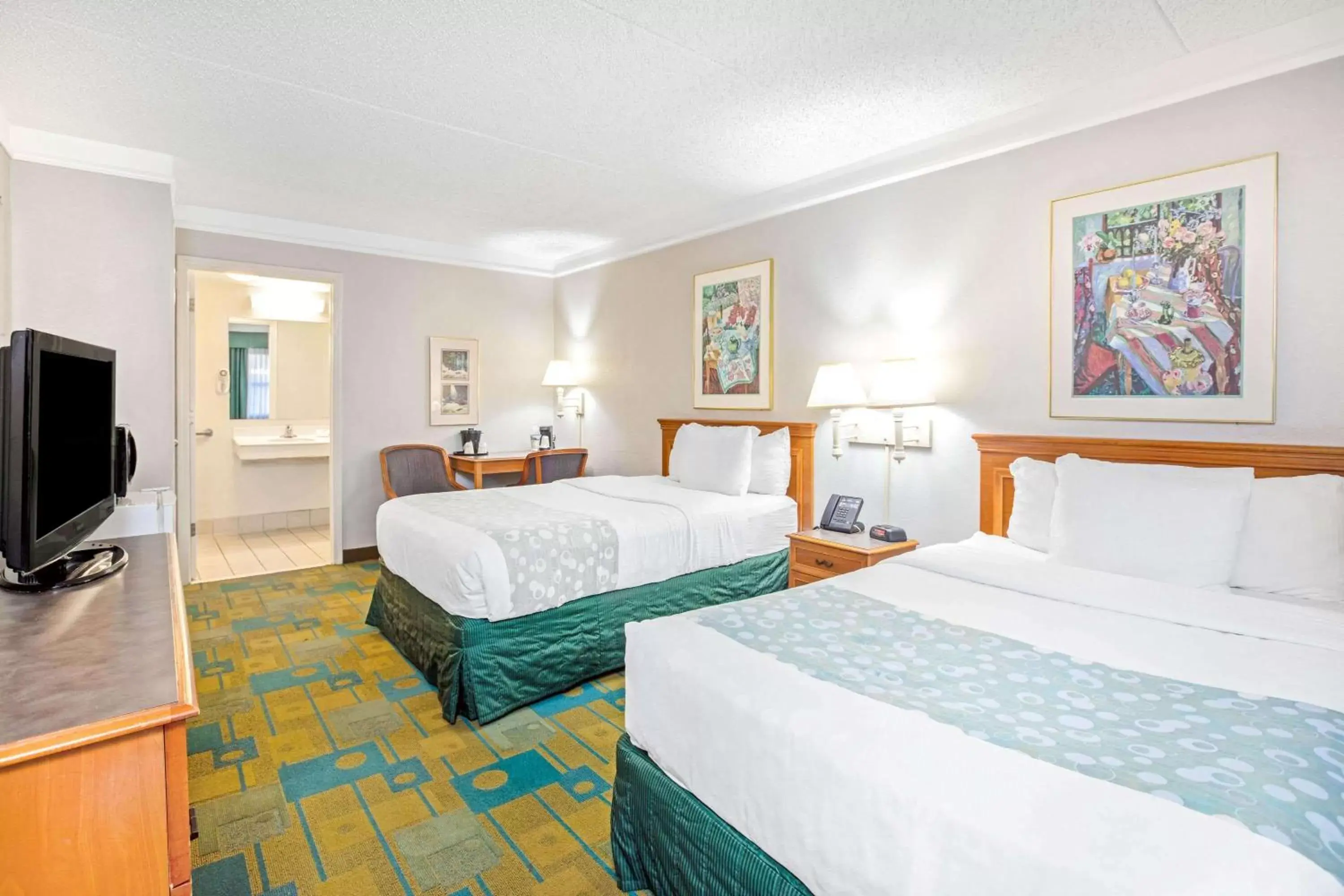 Photo of the whole room, Bed in La Quinta Inn by Wyndham El Paso Cielo Vista