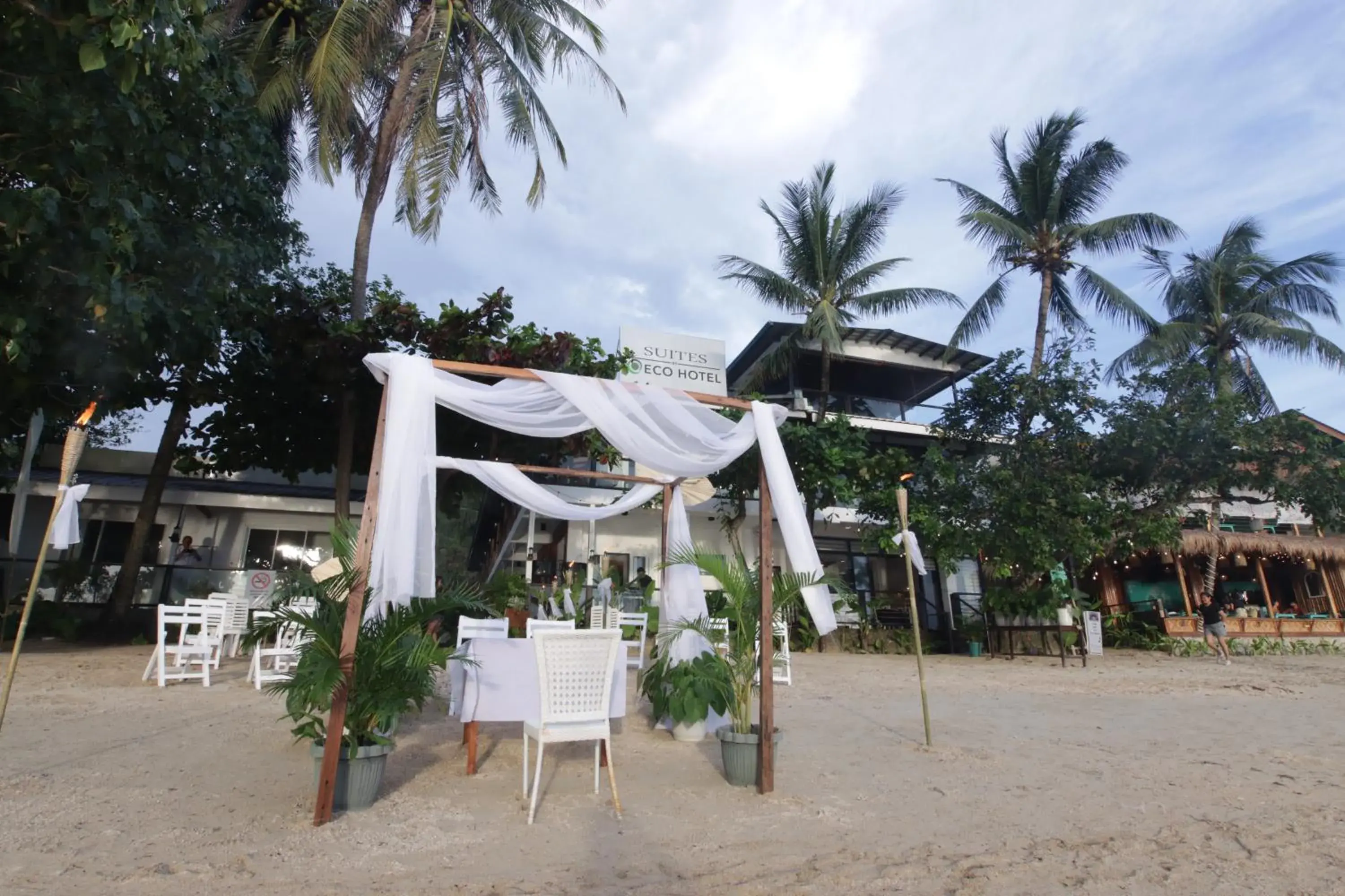Restaurant/Places to Eat in Suites by Eco Hotel El Nido