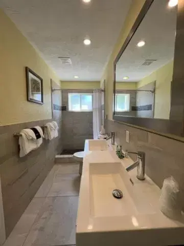 Bathroom in Coconut Bay Resort - Key Largo