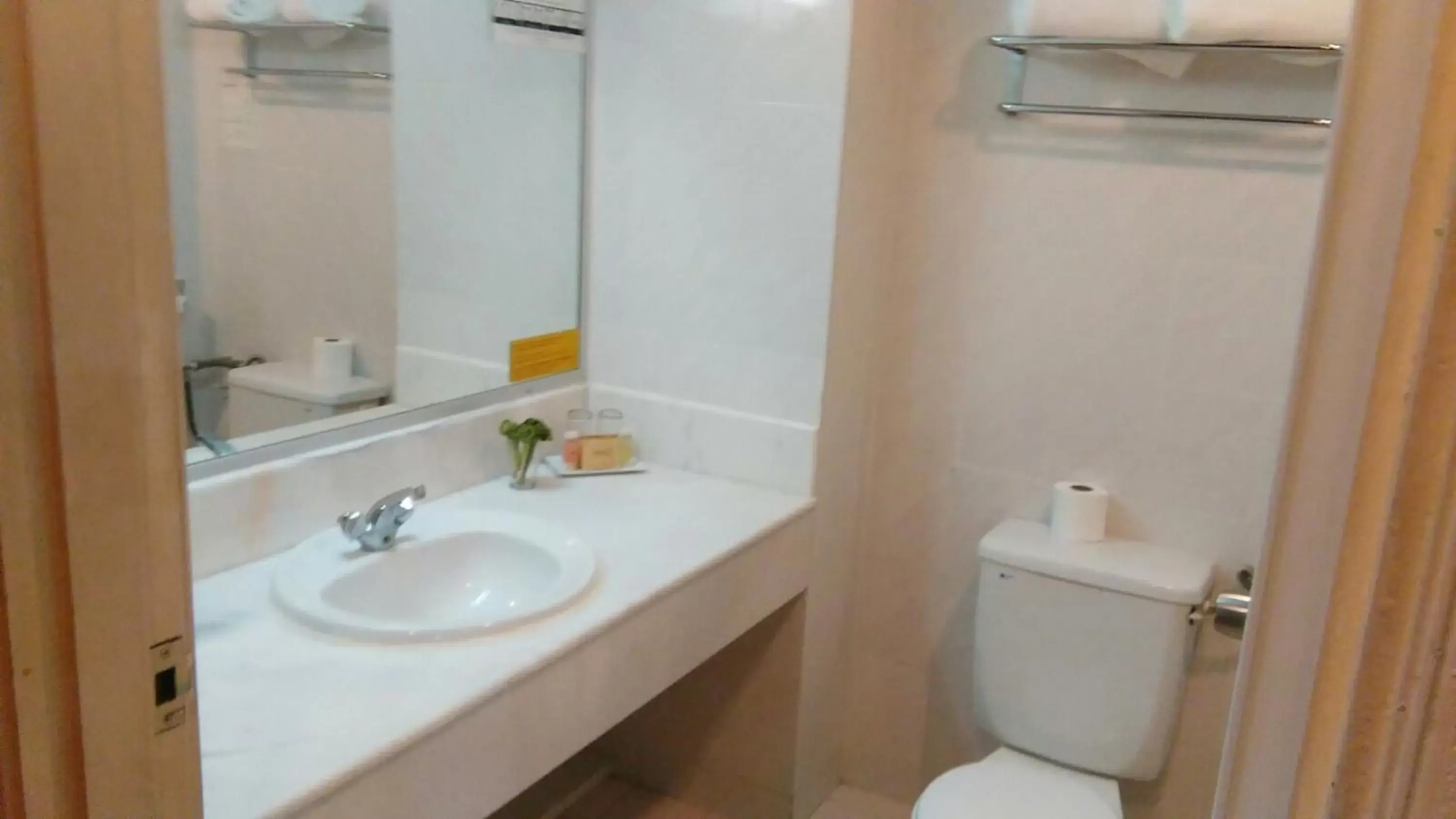 Bathroom in Hotel Grand Continental Langkawi